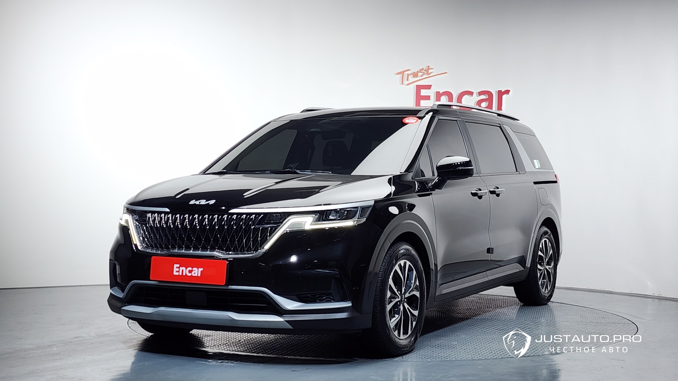 Автомобиль Kia Canival