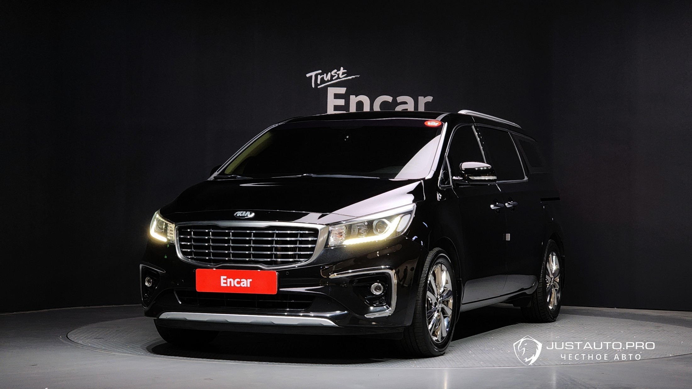 Автомобиль Kia Canival