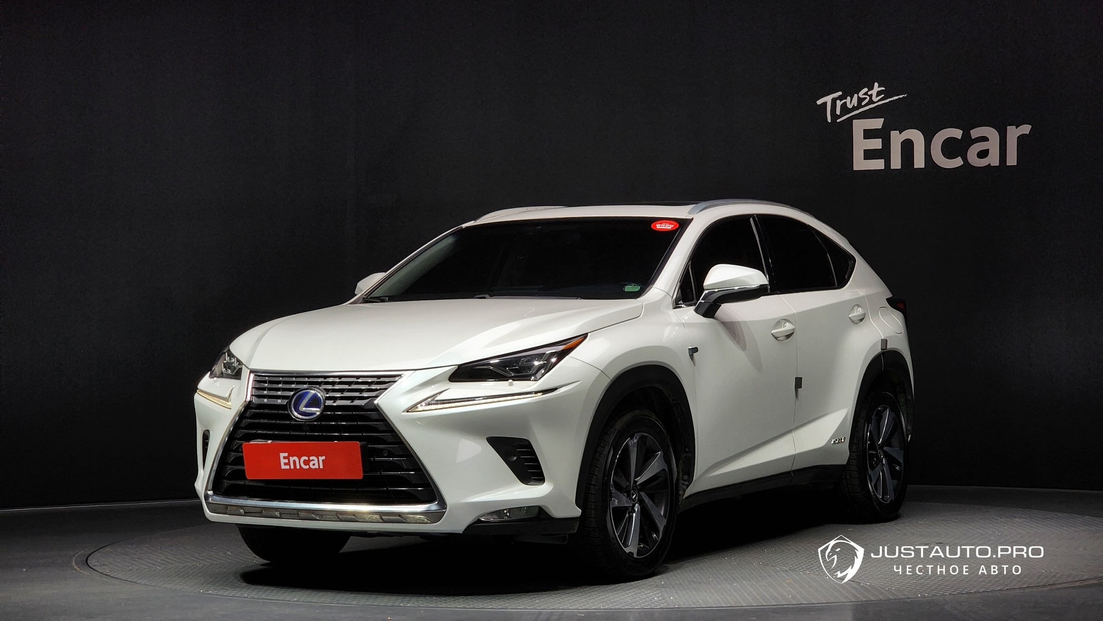 Автомобиль Lexus NX