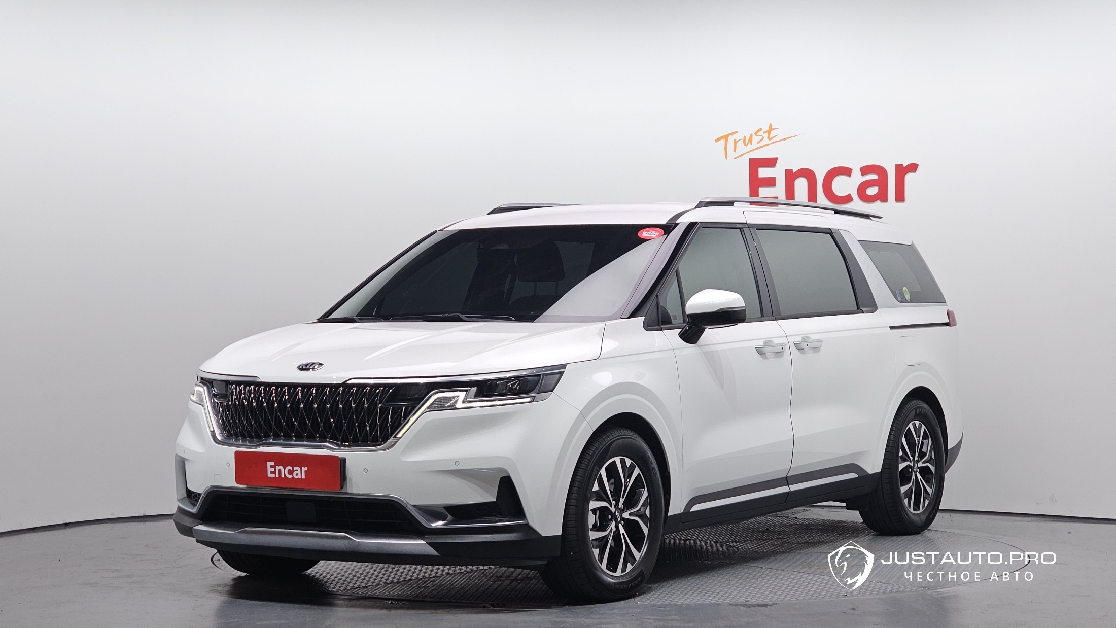 Автомобиль Kia Canival