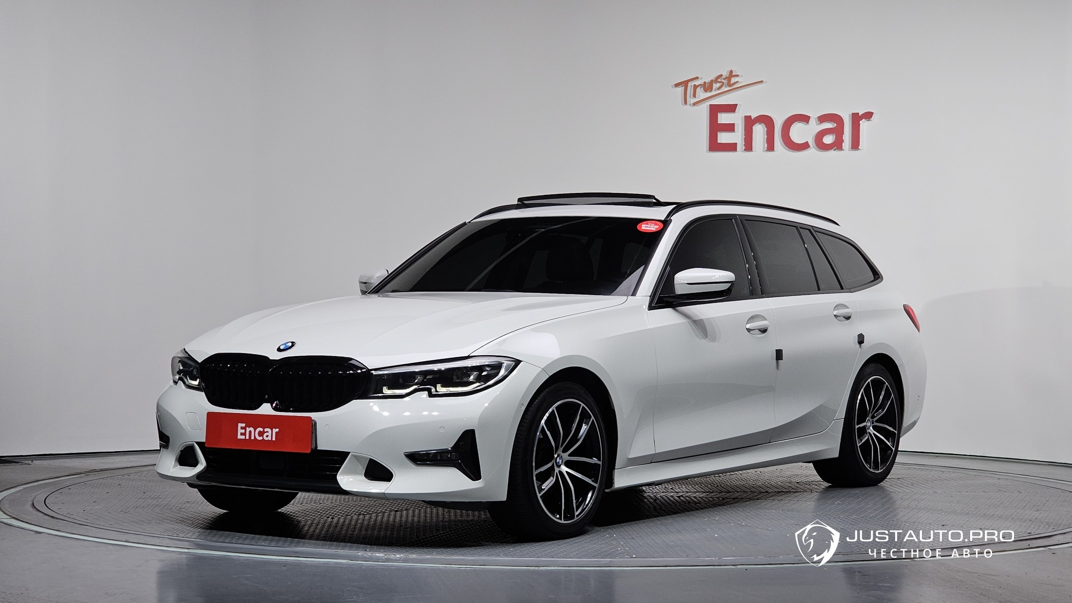 Автомобиль BMW 3-Series
