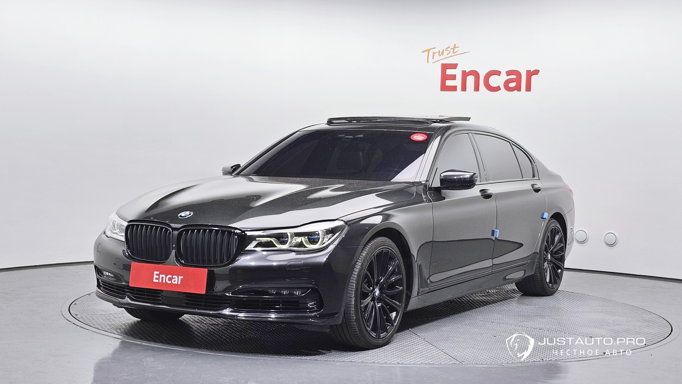 Автомобиль BMW 7-Series