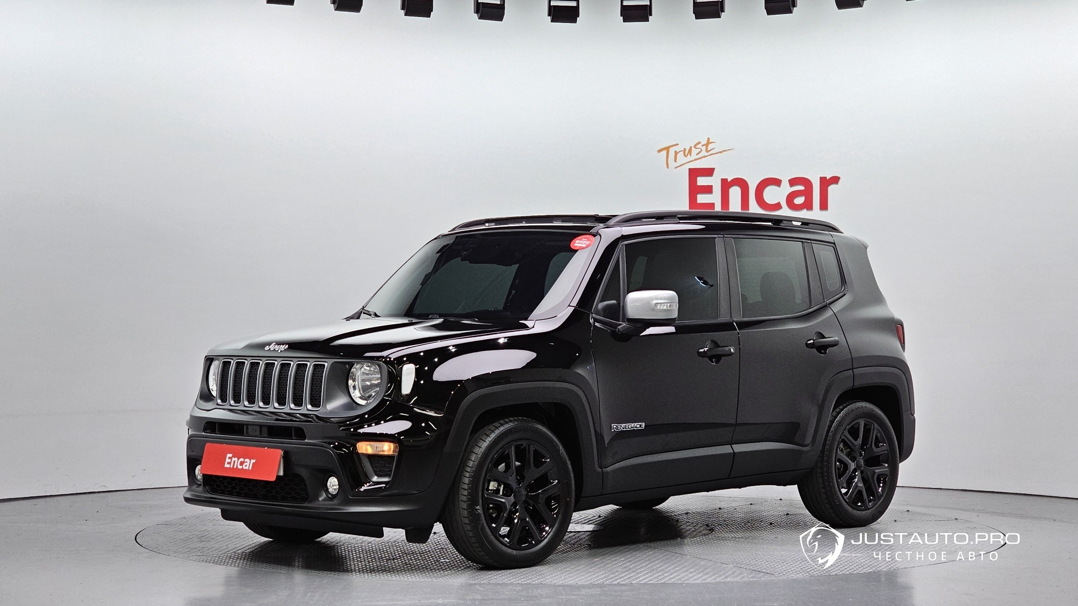 Автомобиль Jeep Renegade