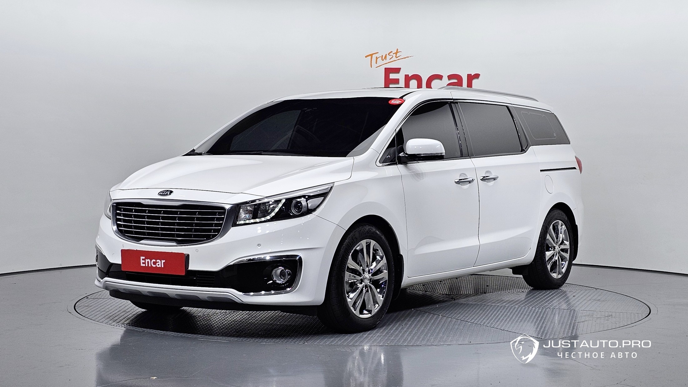 Автомобиль Kia Canival