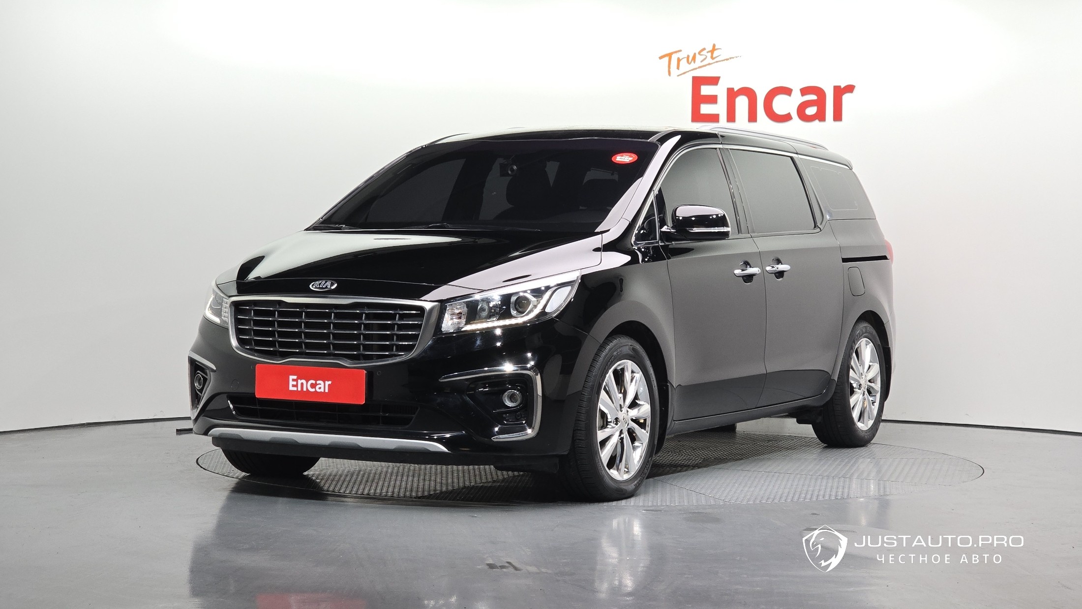 Автомобиль Kia Canival