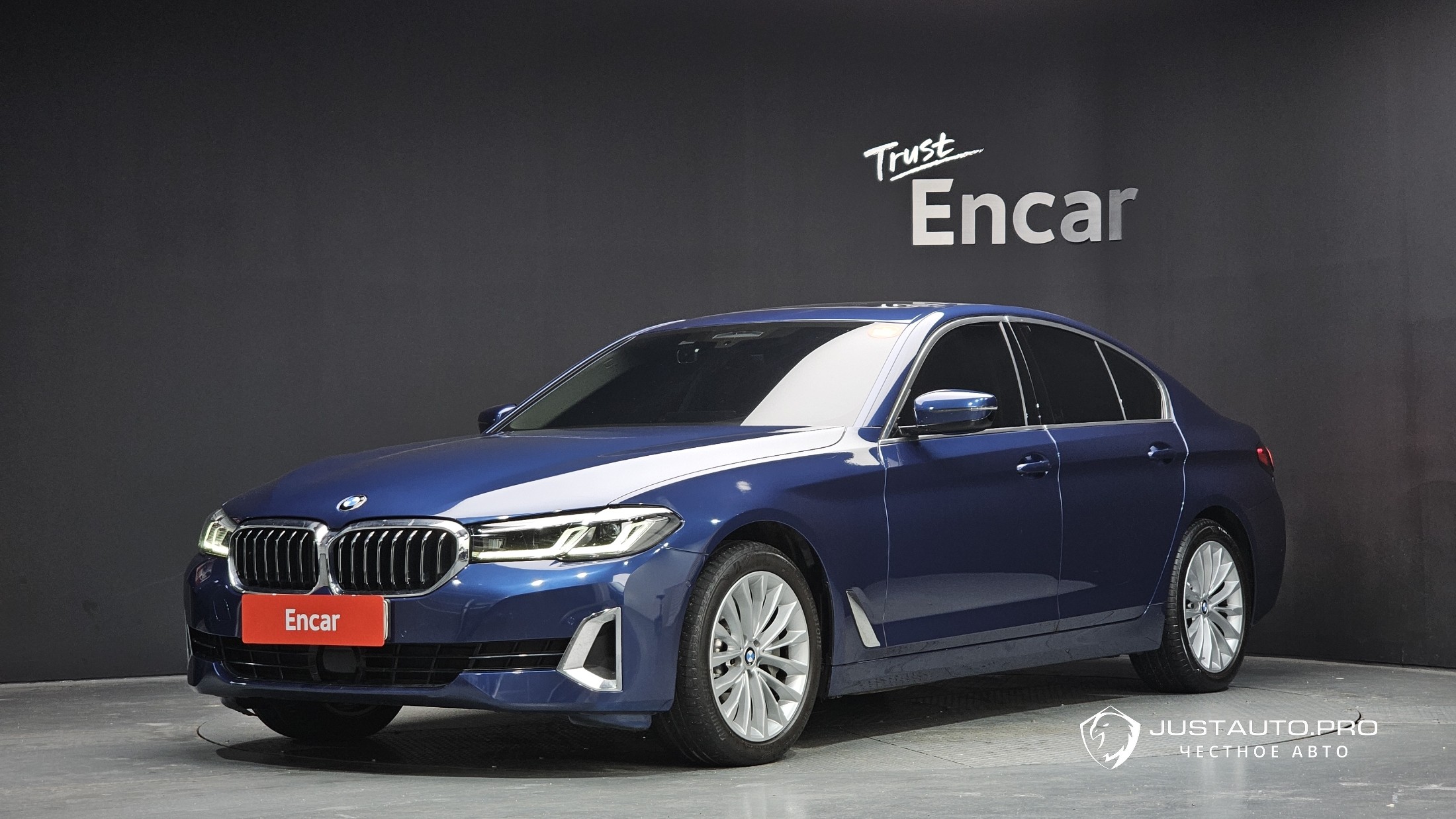 Автомобиль BMW 5-Series