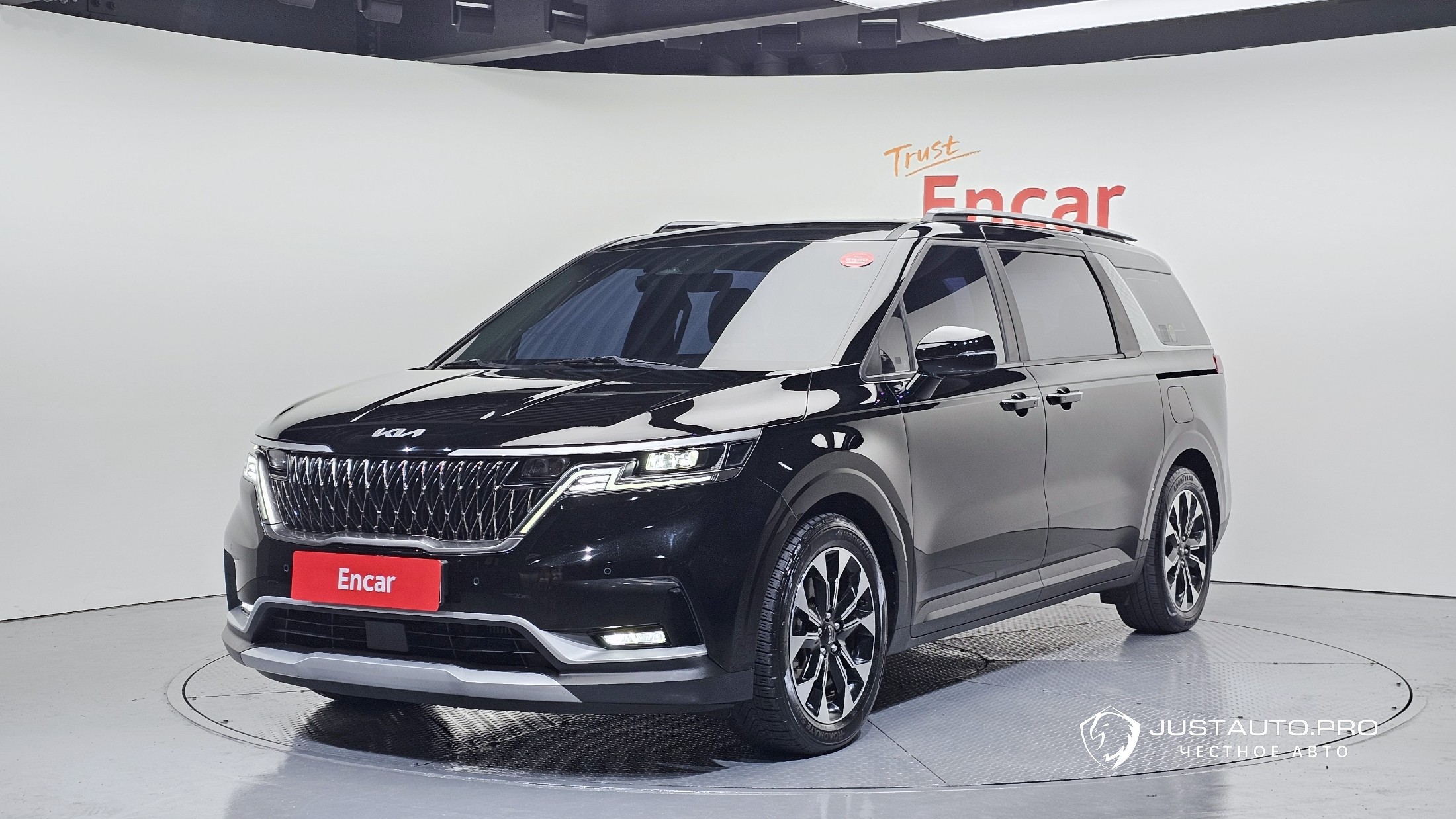 Автомобиль Kia Canival