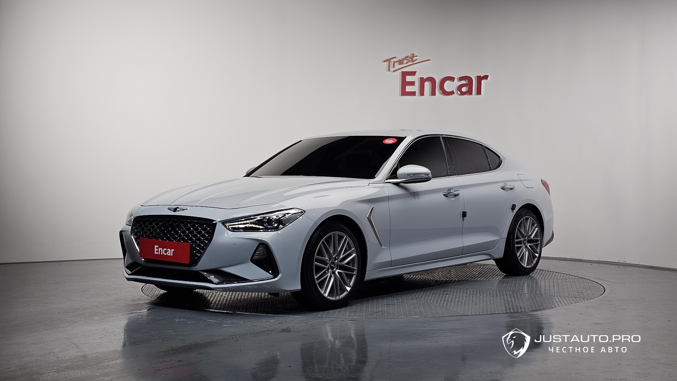 Автомобиль Genesis G70