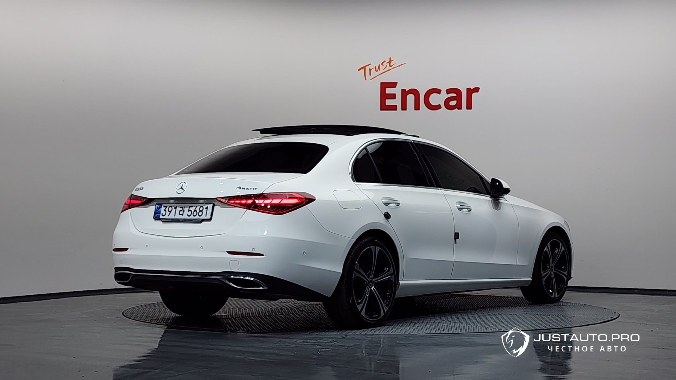 Автомобиль Mercedes-Benz C-Class