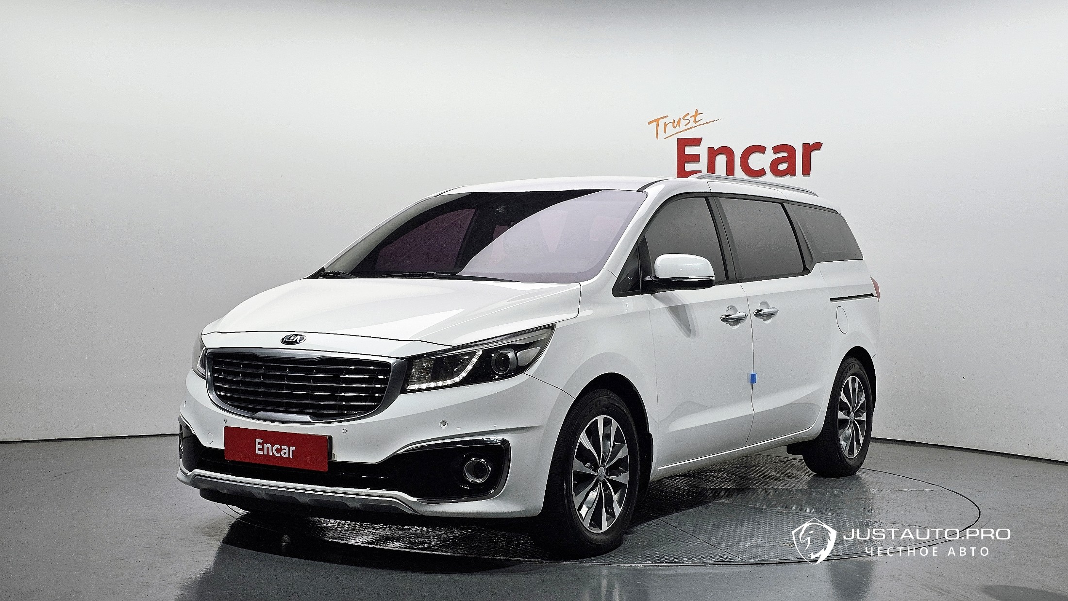 Автомобиль Kia Canival