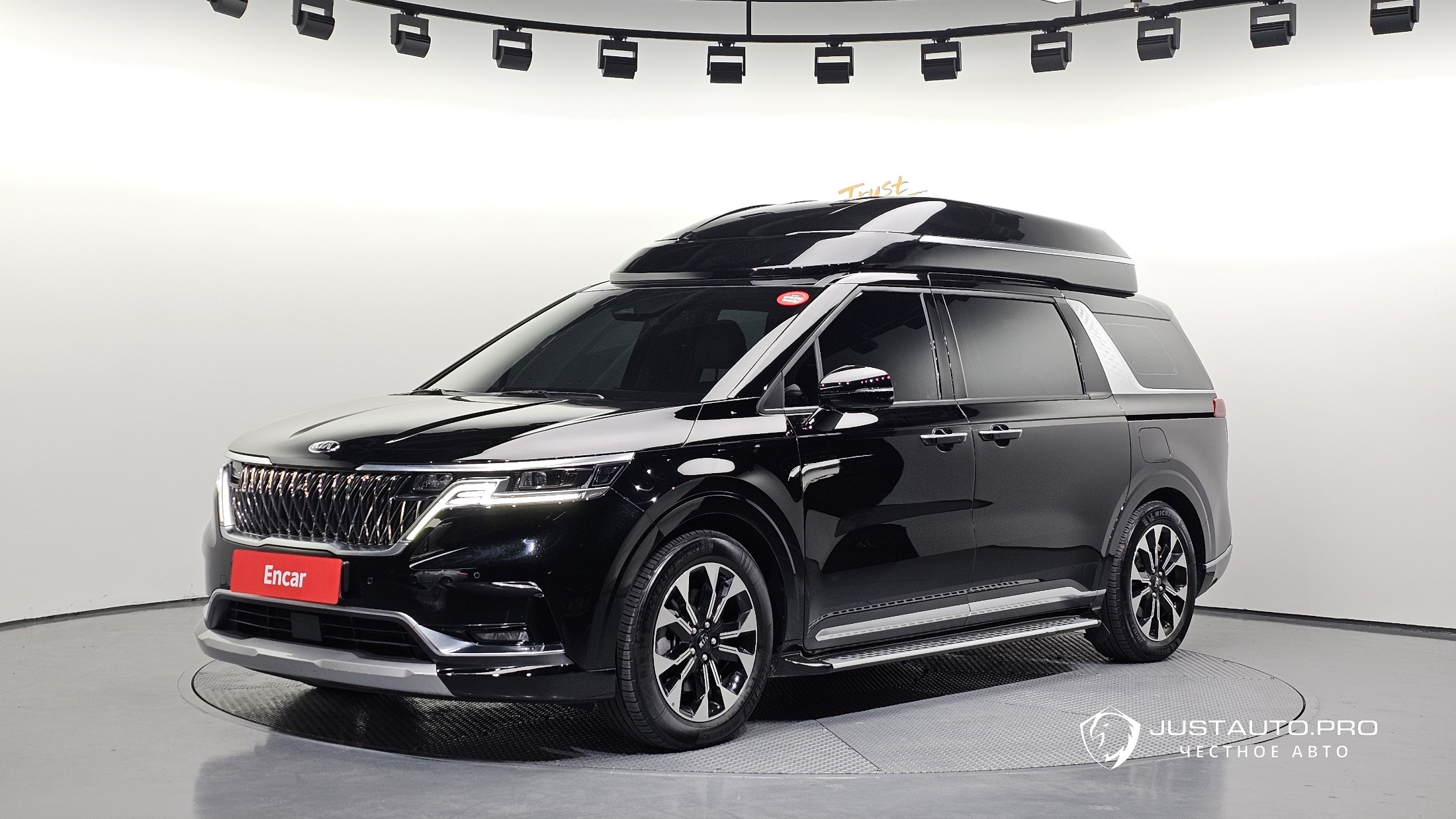 Автомобиль Kia Canival