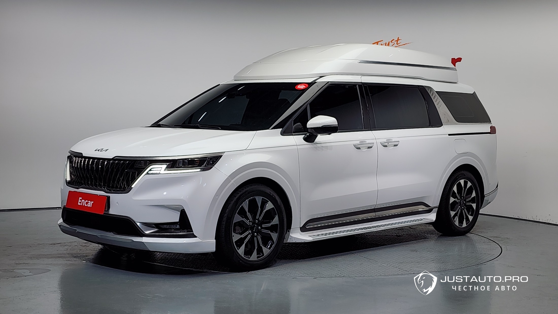 Автомобиль Kia Canival