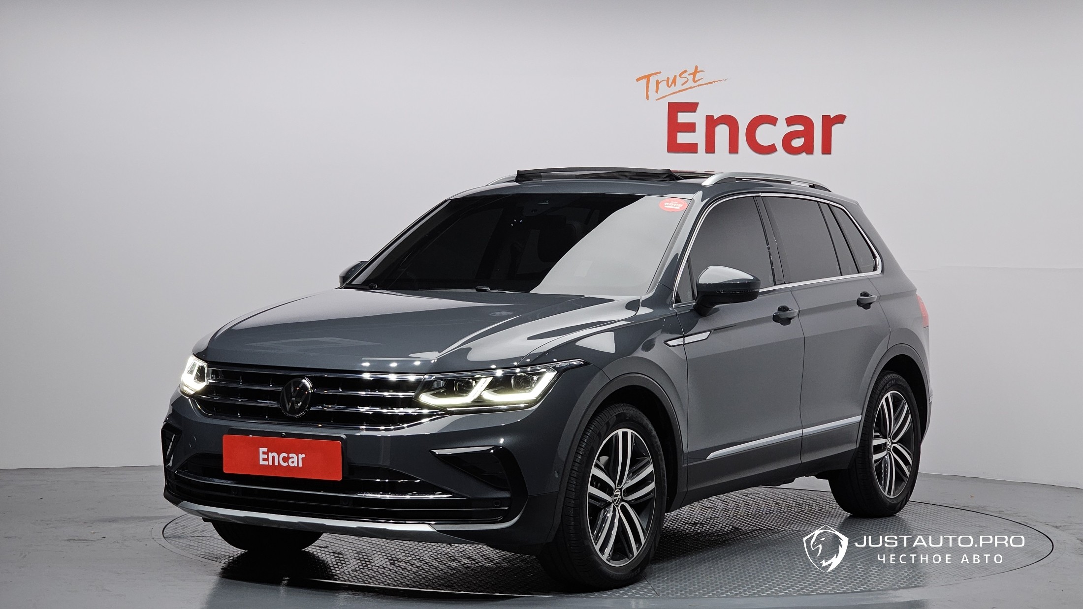 Автомобиль Volkswagen Tiguan