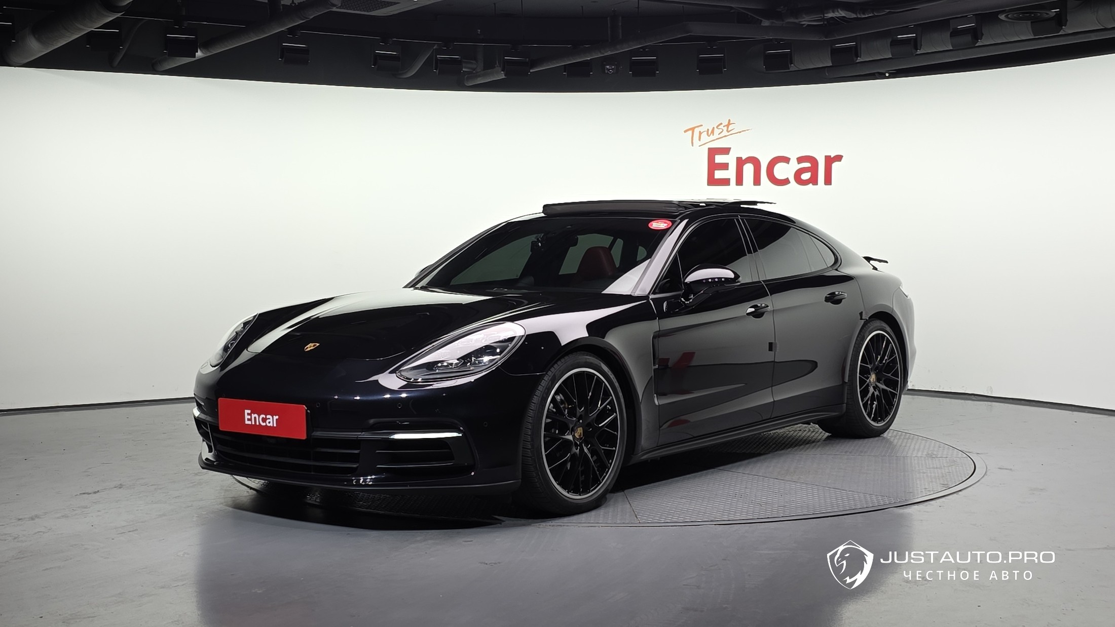 Автомобиль Porsche Panamera