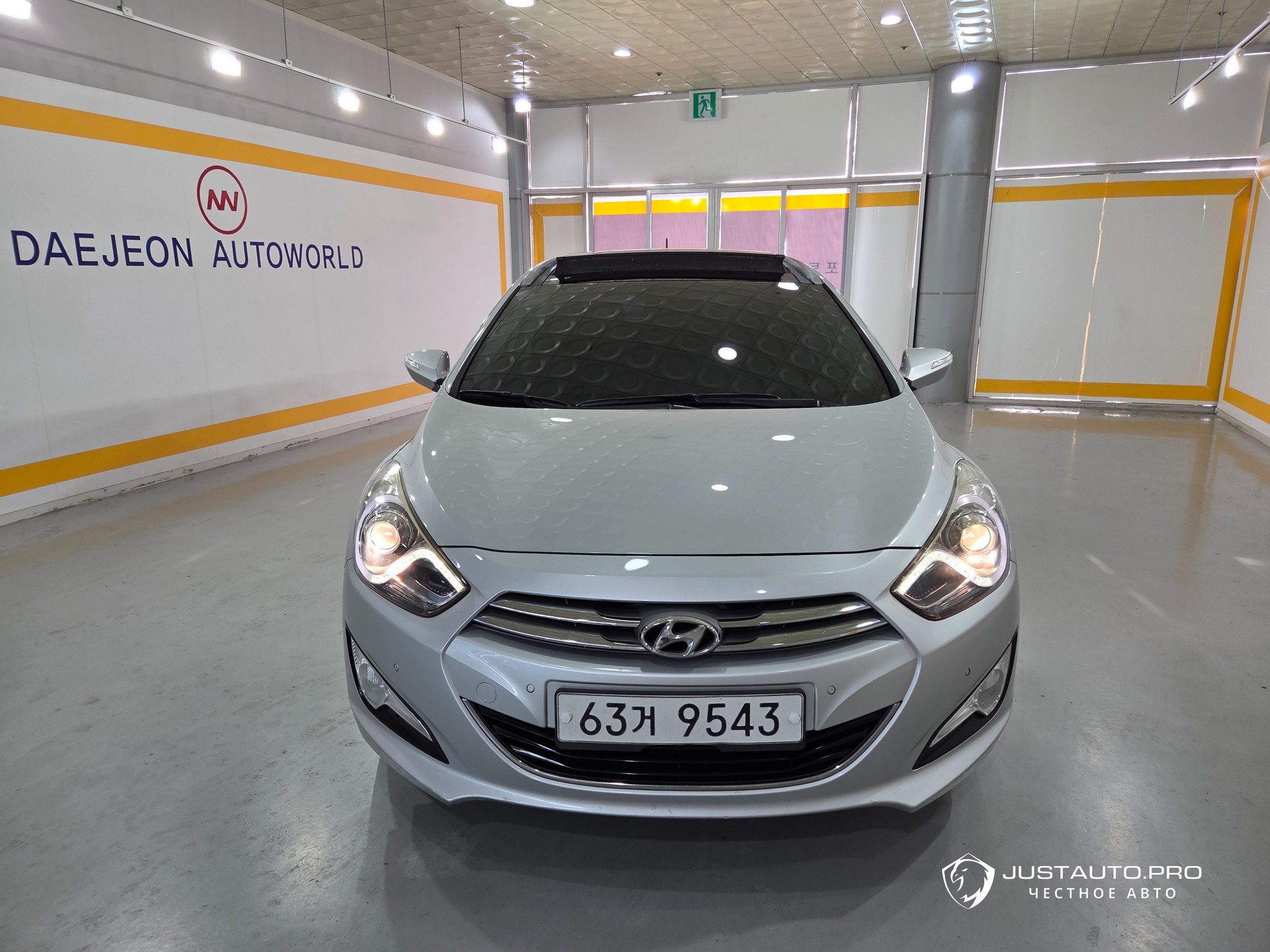 Автомобиль Hyundai i40