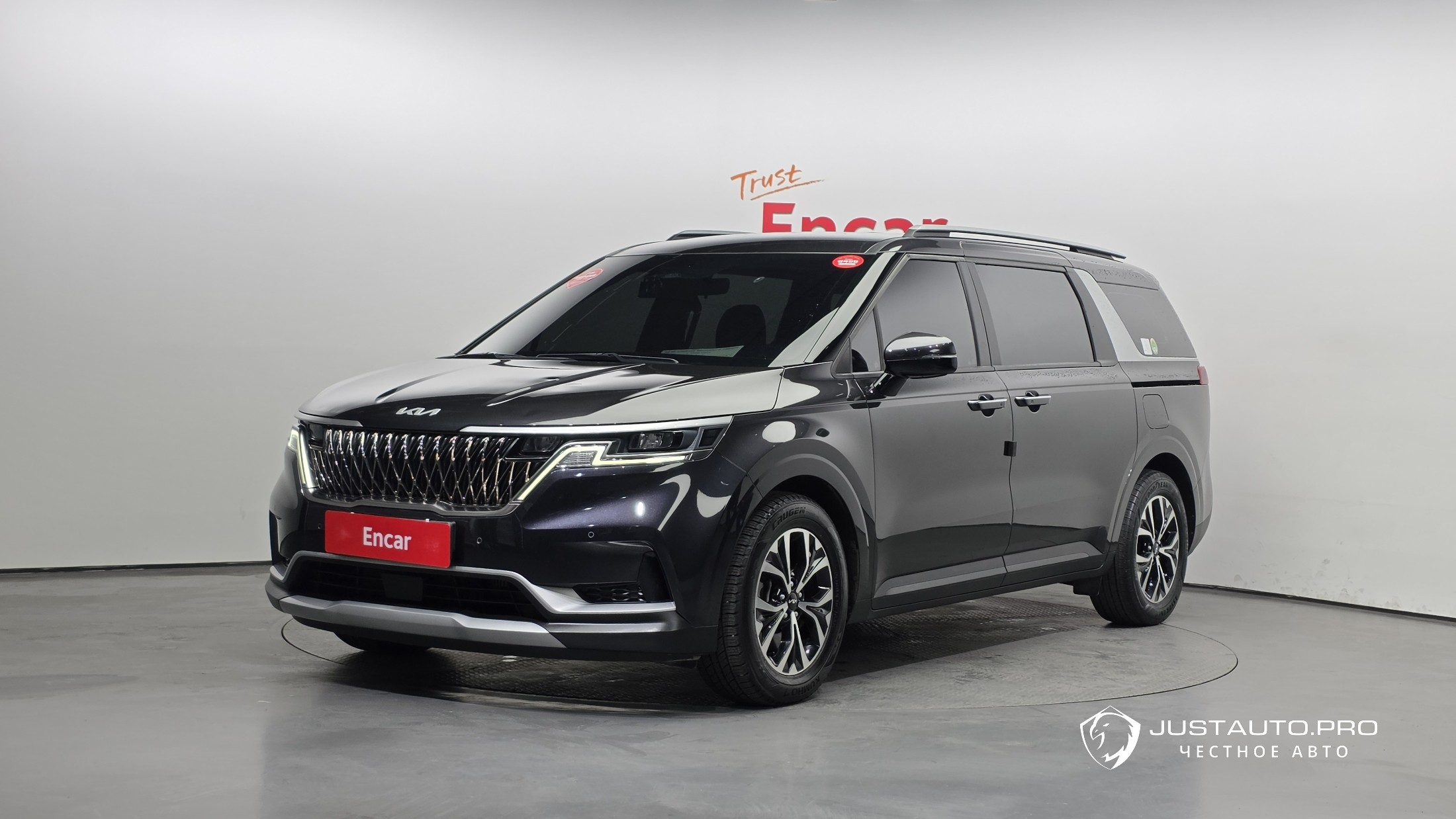 Автомобиль Kia Canival