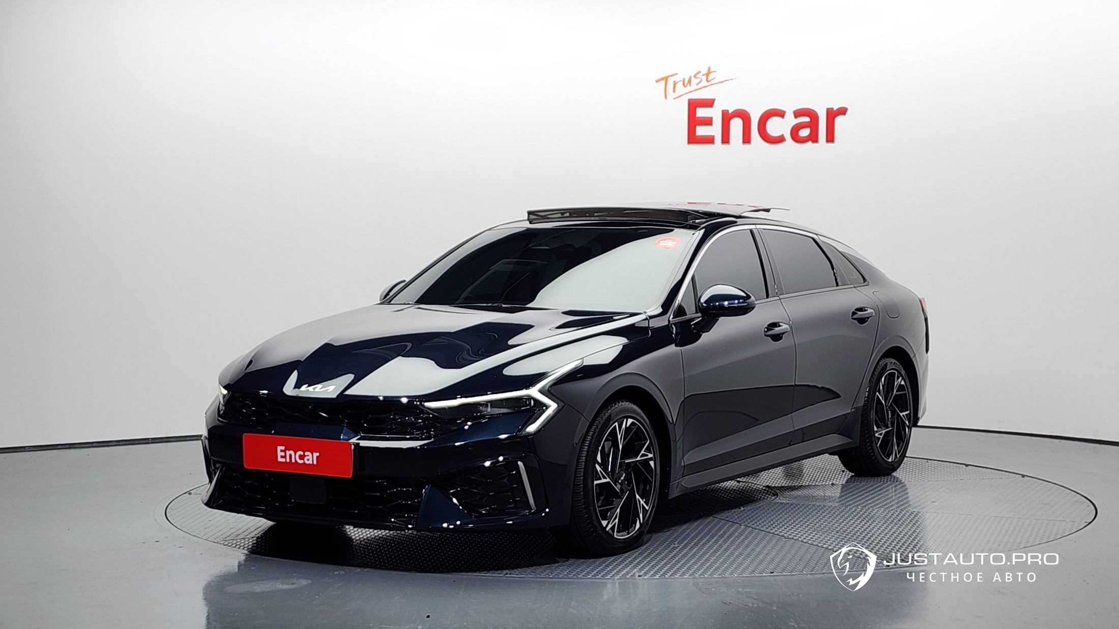 Автомобиль Kia K5