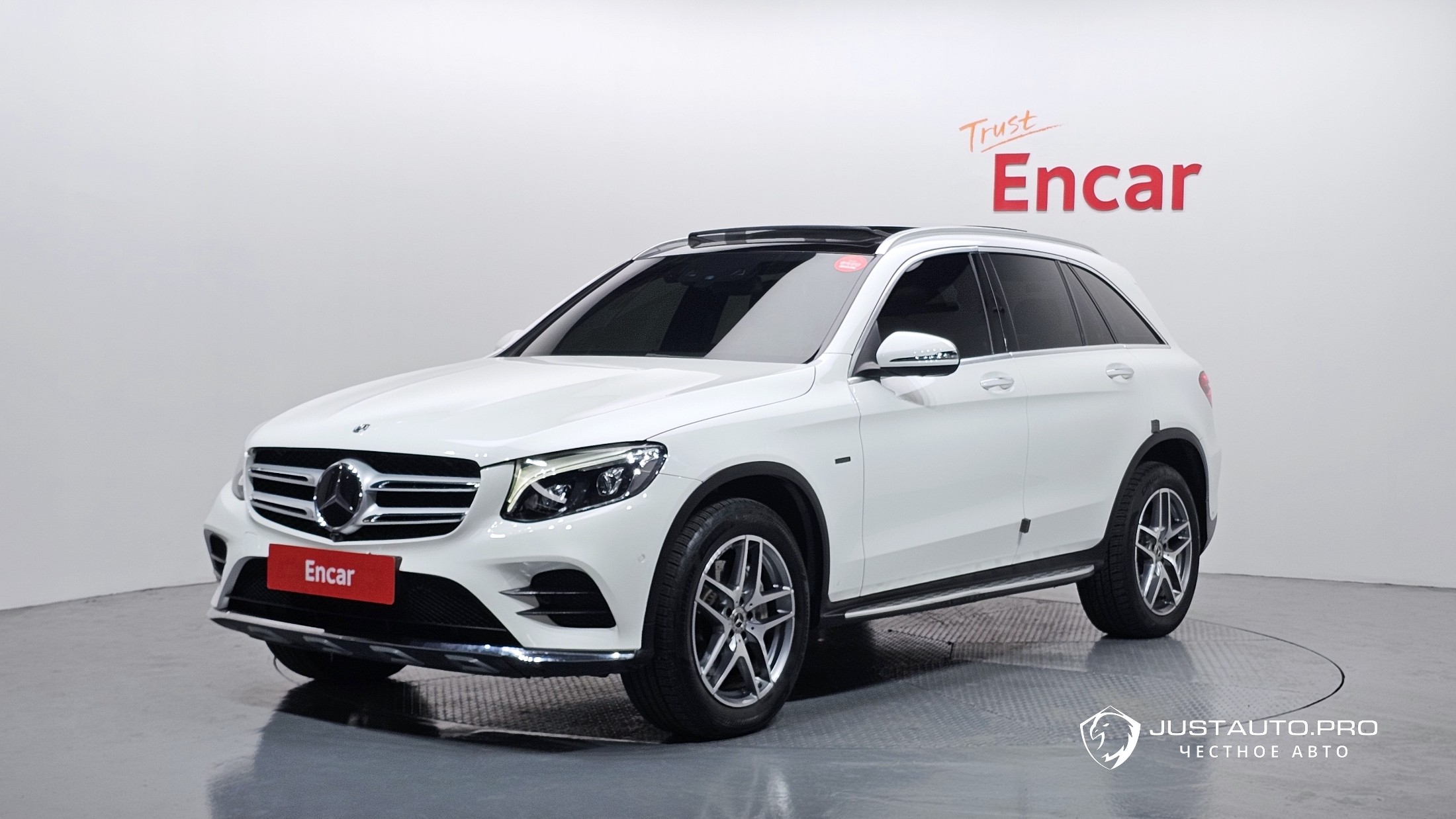 Автомобиль Mercedes-Benz GLC-Class