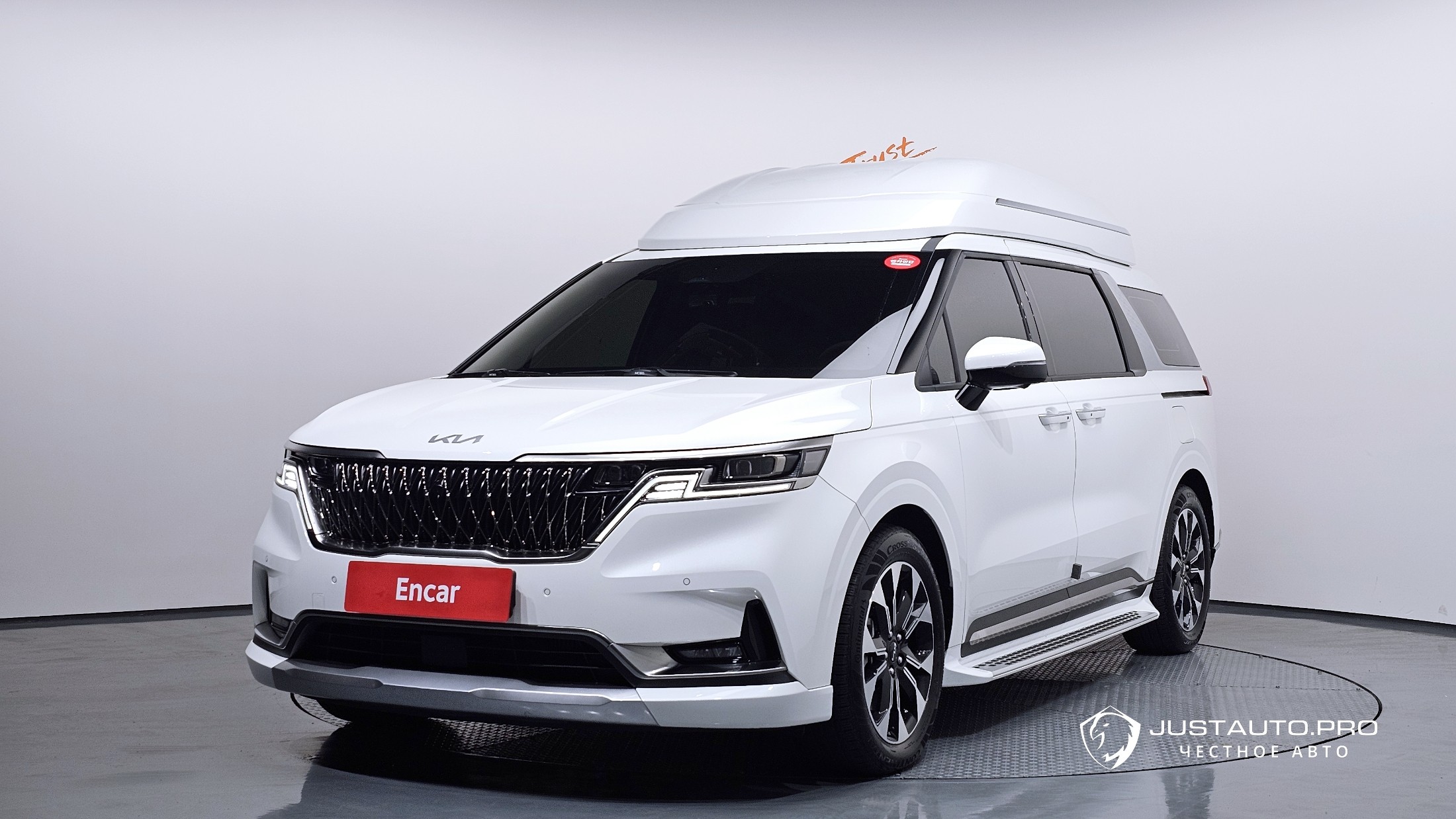 Автомобиль Kia Canival