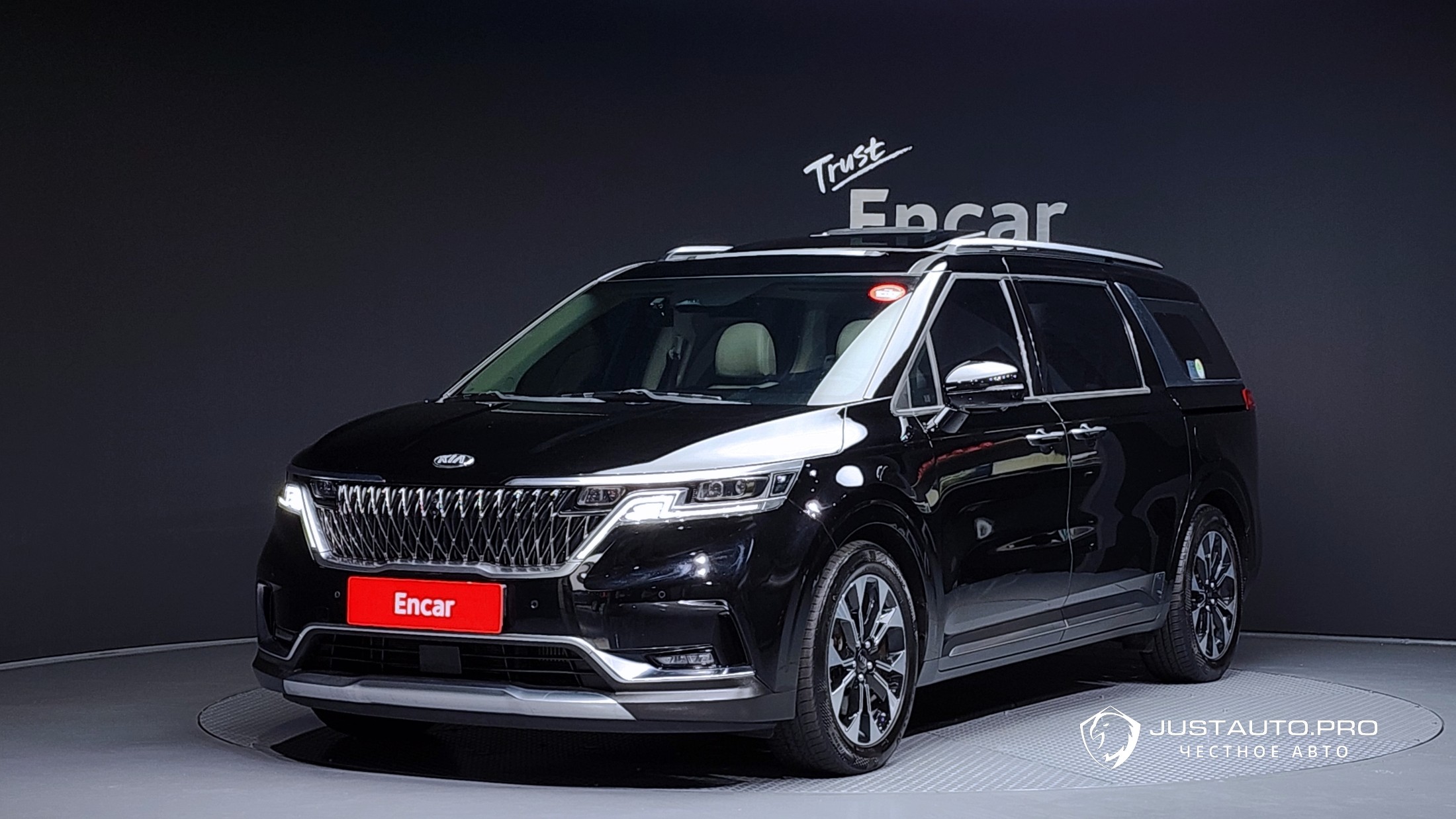 Автомобиль Kia Canival