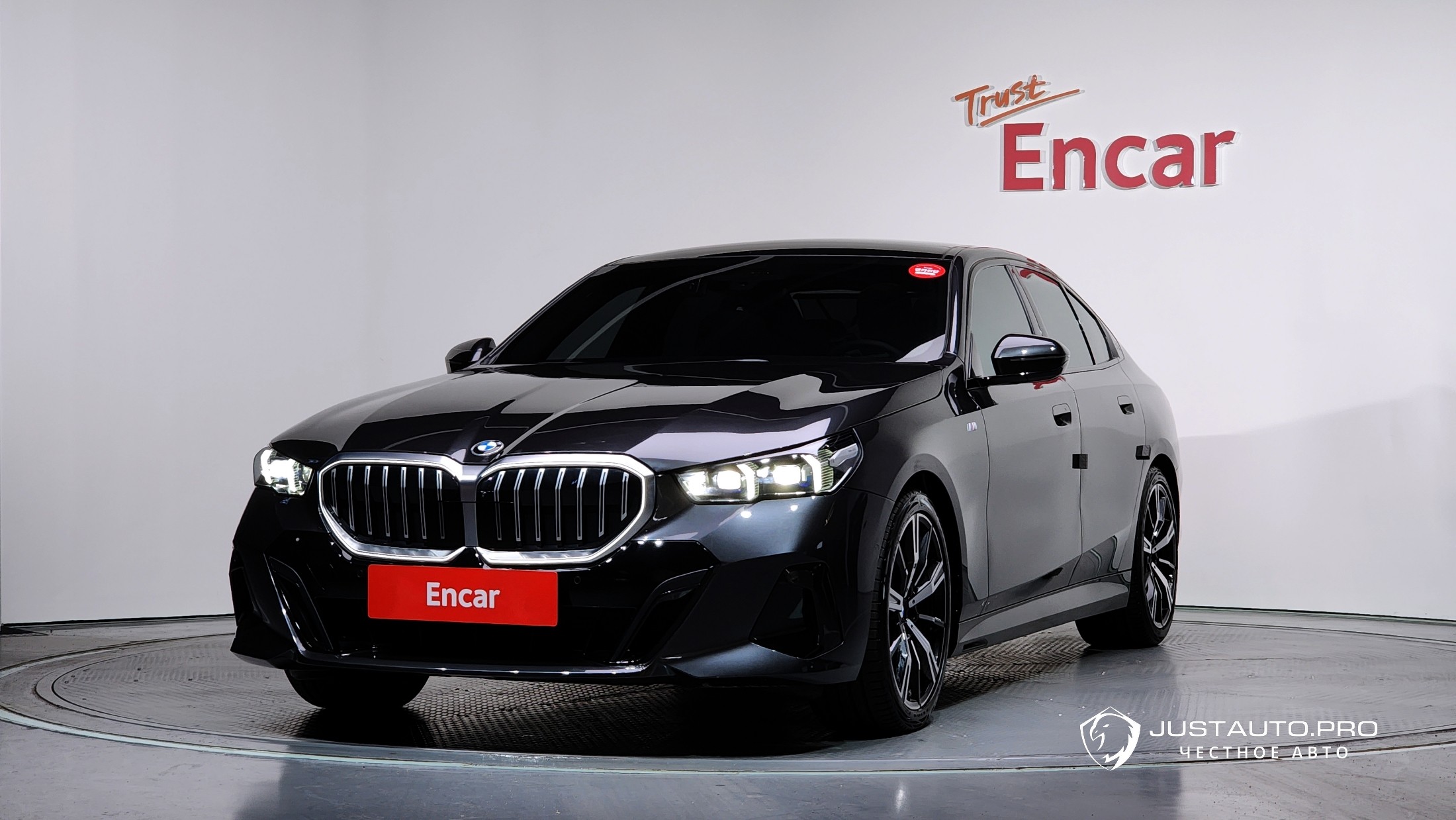 Автомобиль BMW 5-Series