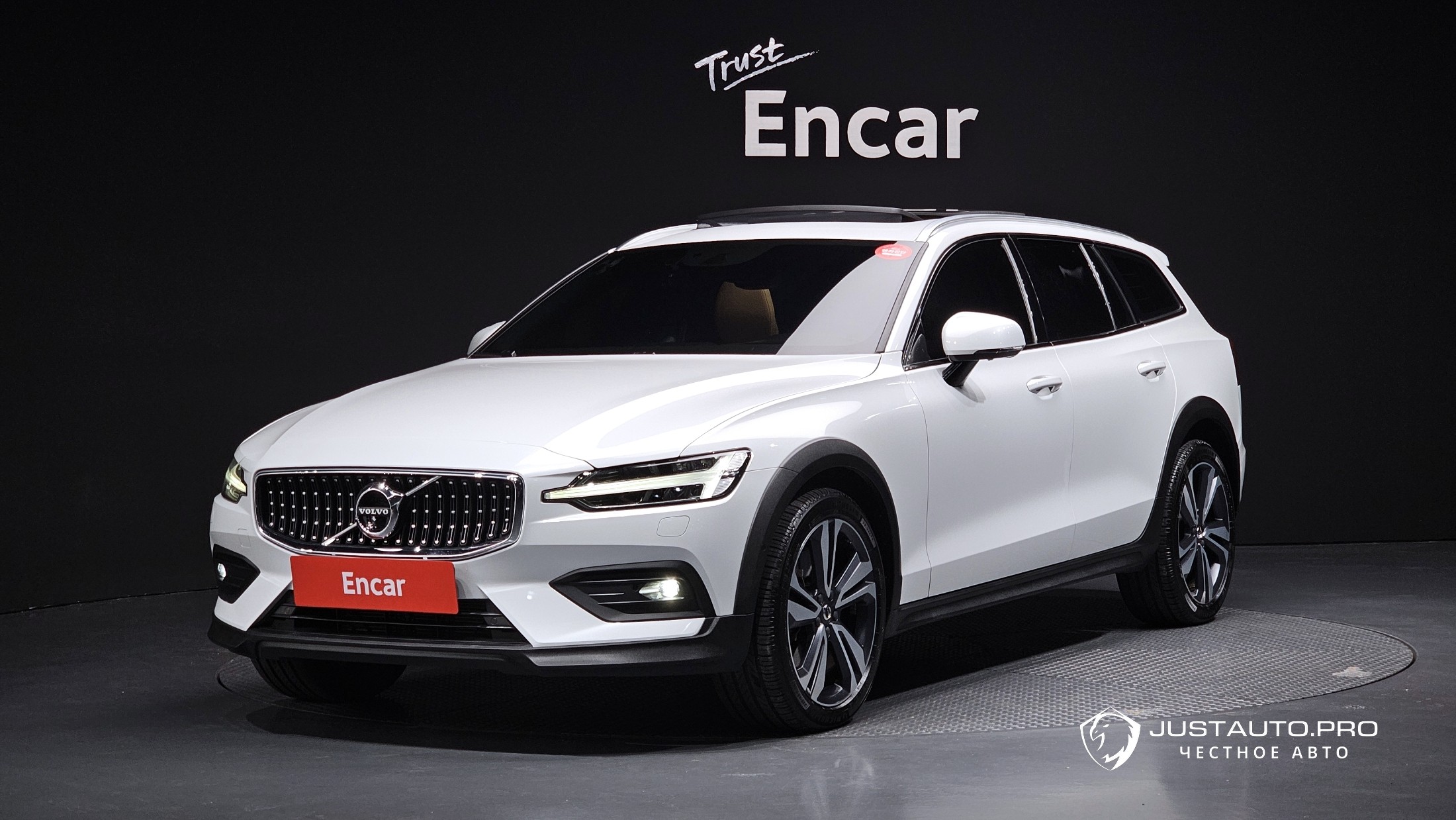 Автомобиль Volvo V60