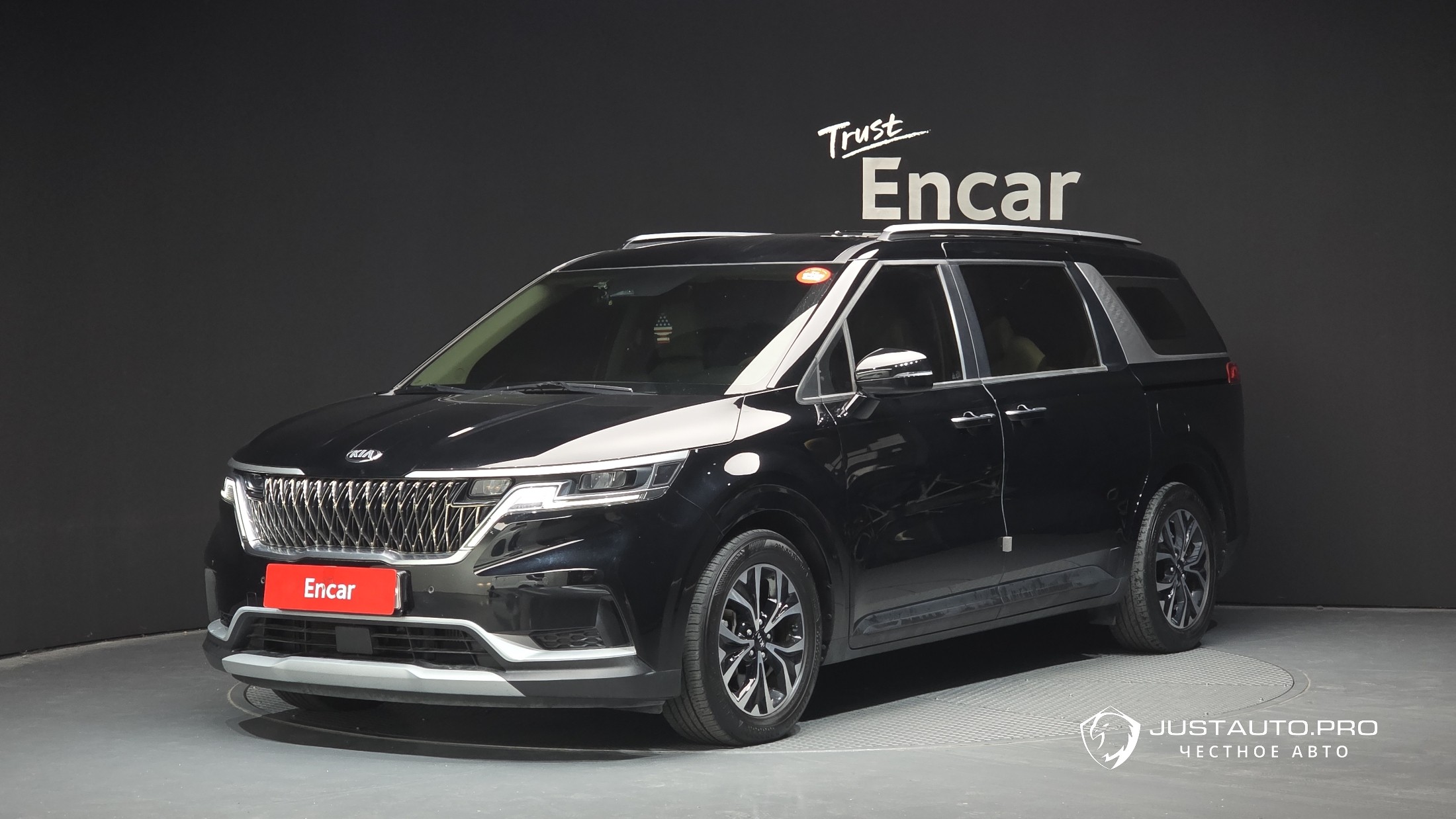 Автомобиль Kia Canival