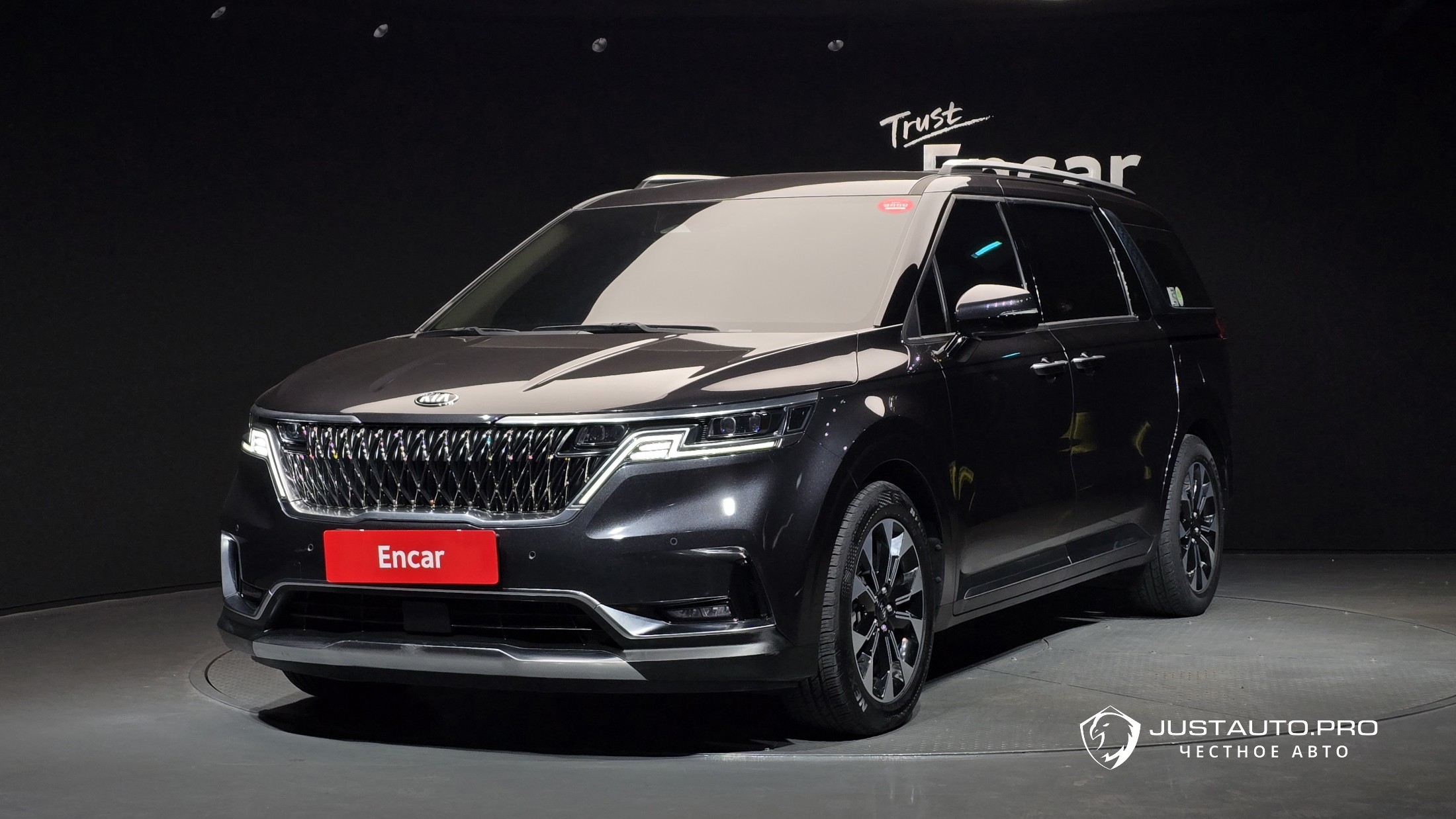 Автомобиль Kia Canival