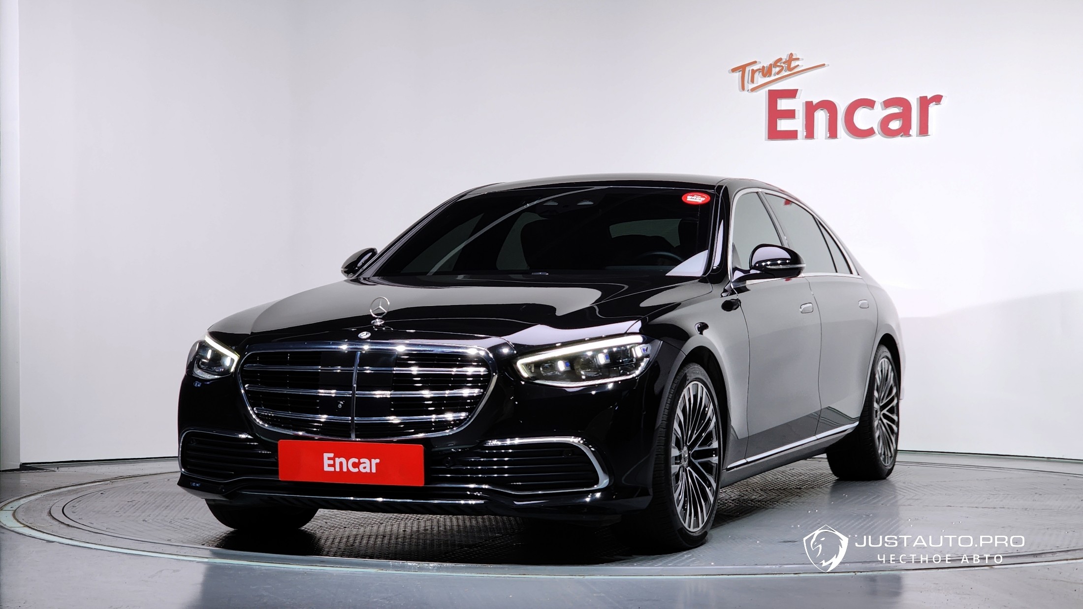 Автомобиль Mercedes-Benz S-Class