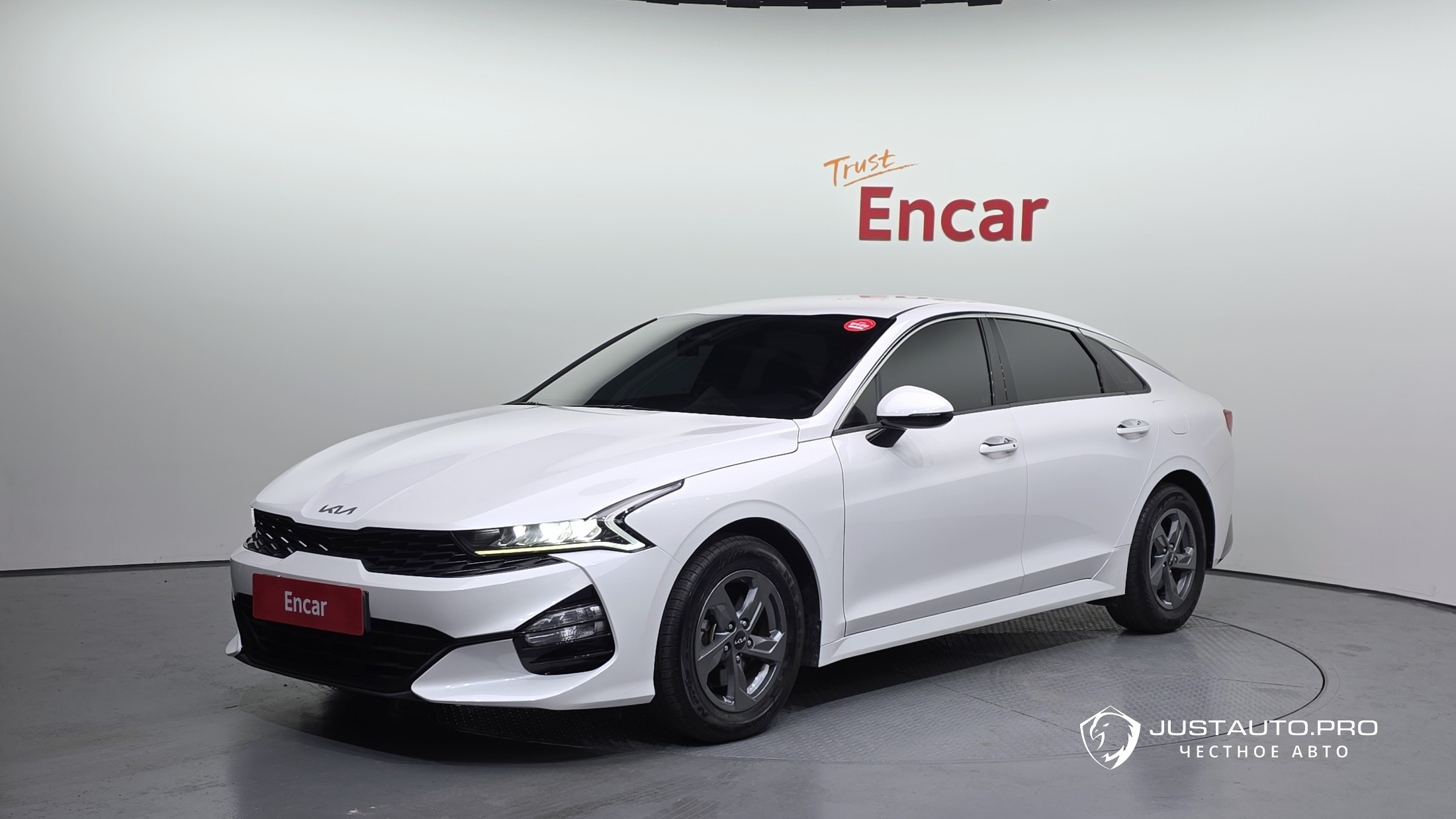 Автомобиль Kia K5