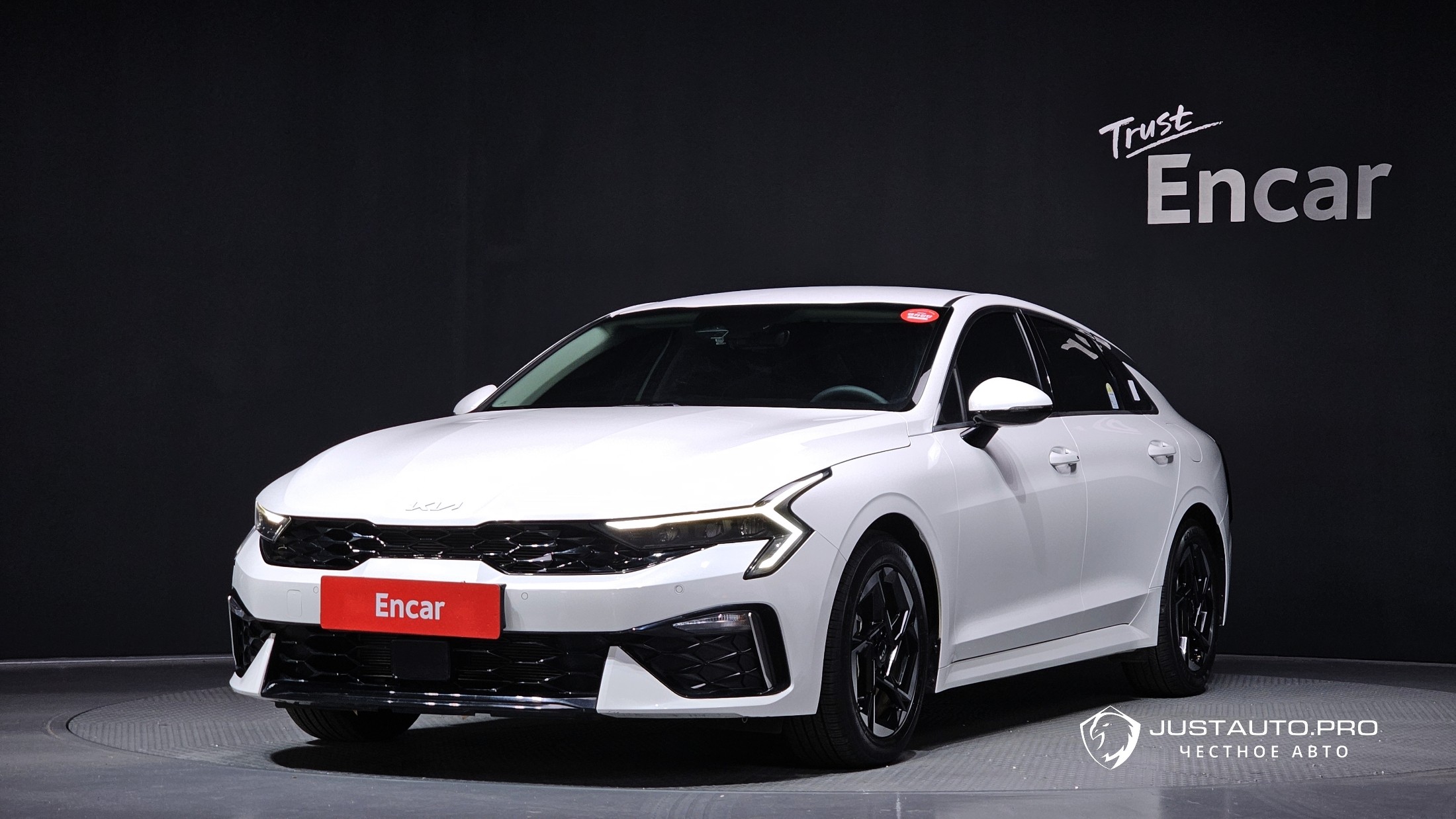 Автомобиль Kia K5