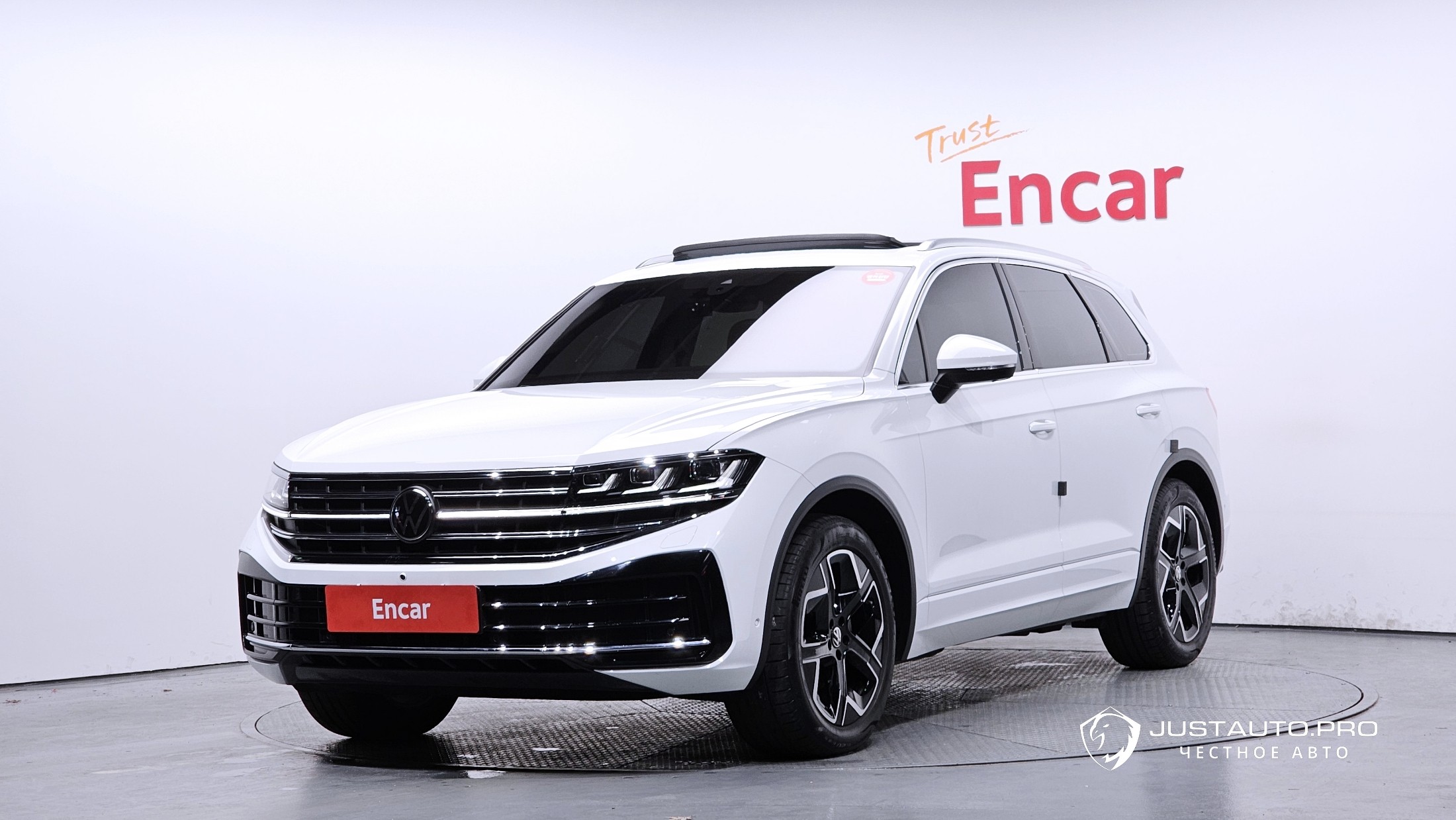 Автомобиль Volkswagen Touareg