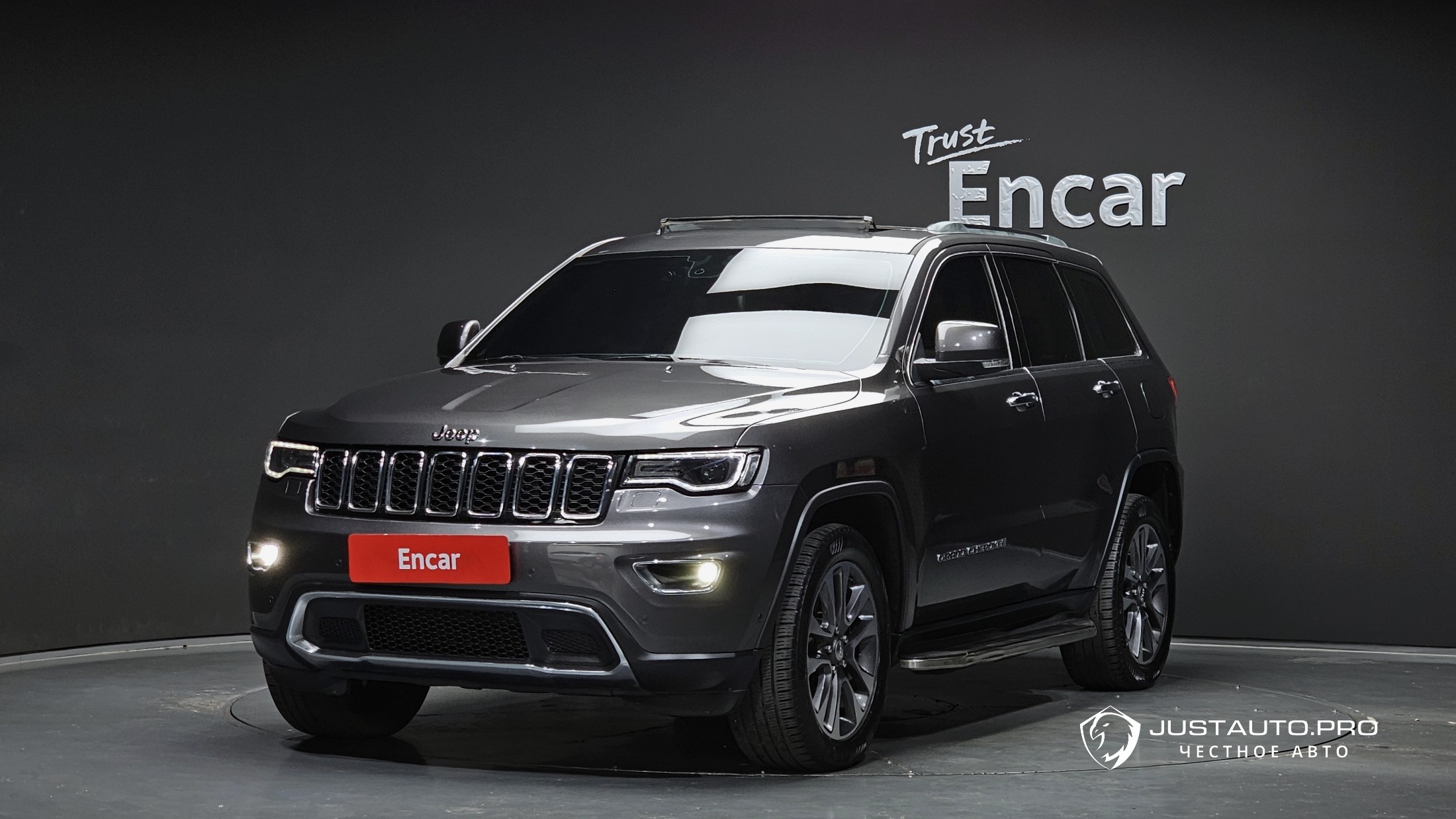 Автомобиль Jeep Cherokee