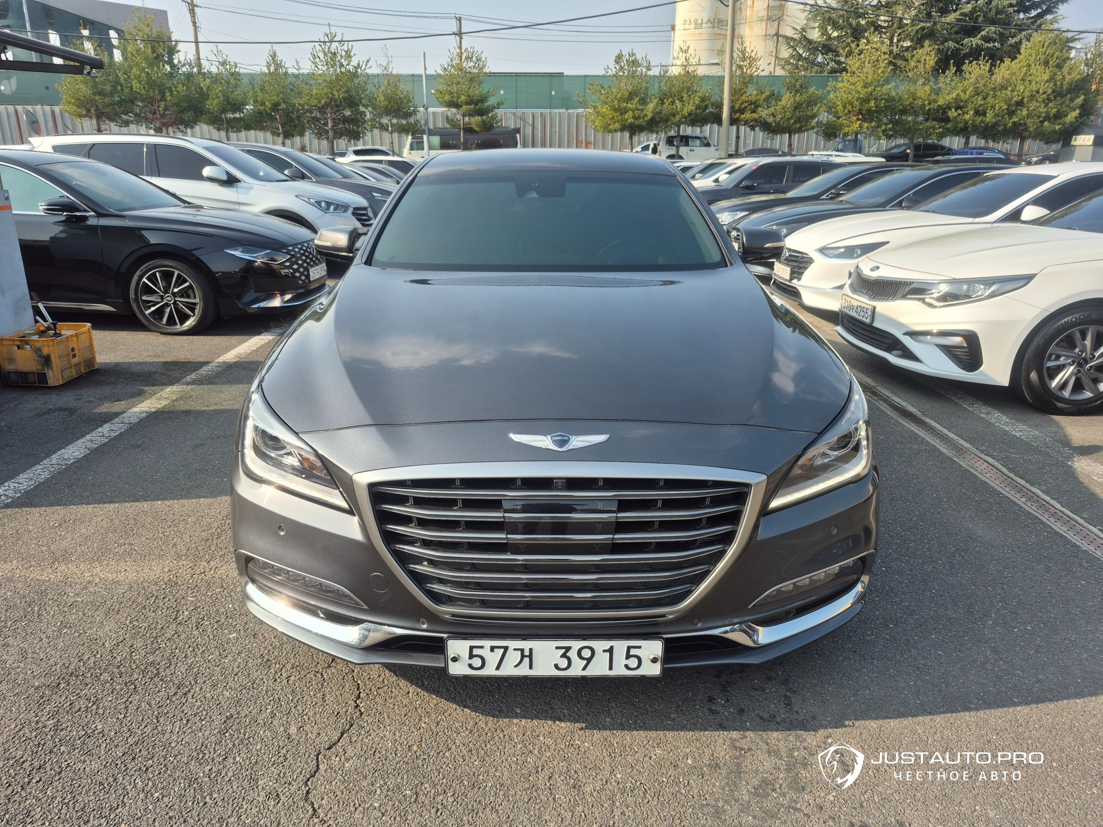 Автомобиль Genesis G80