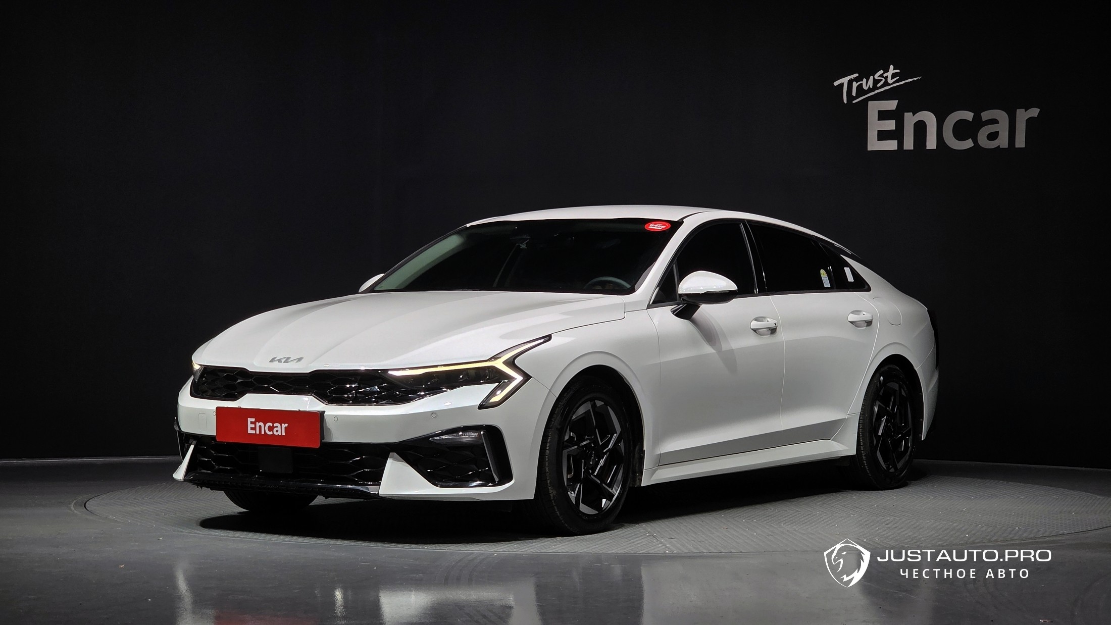 Автомобиль Kia K5