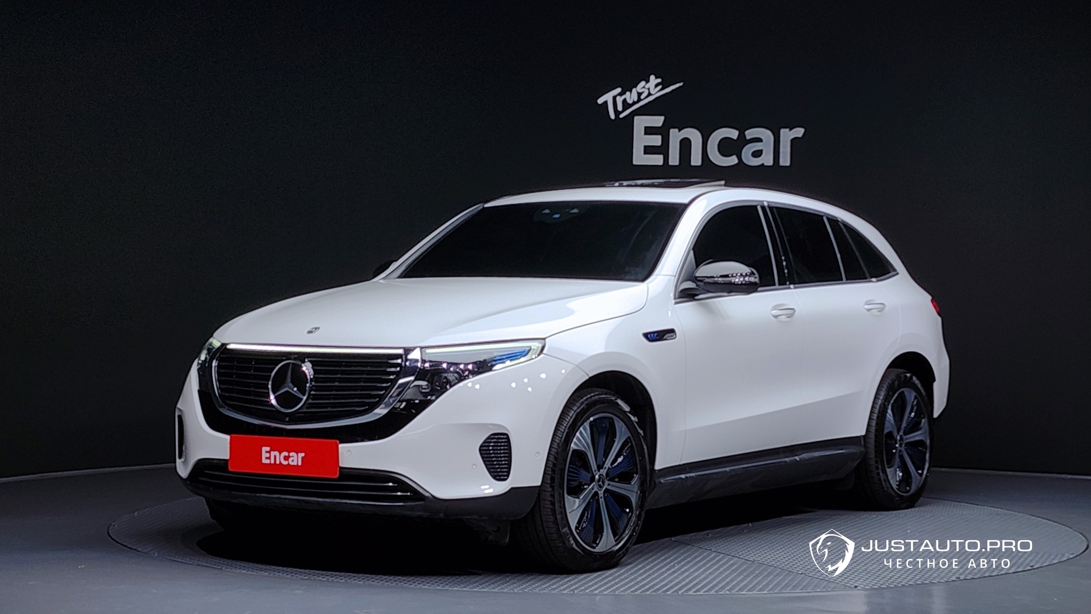 Автомобиль Mercedes-Benz EQC