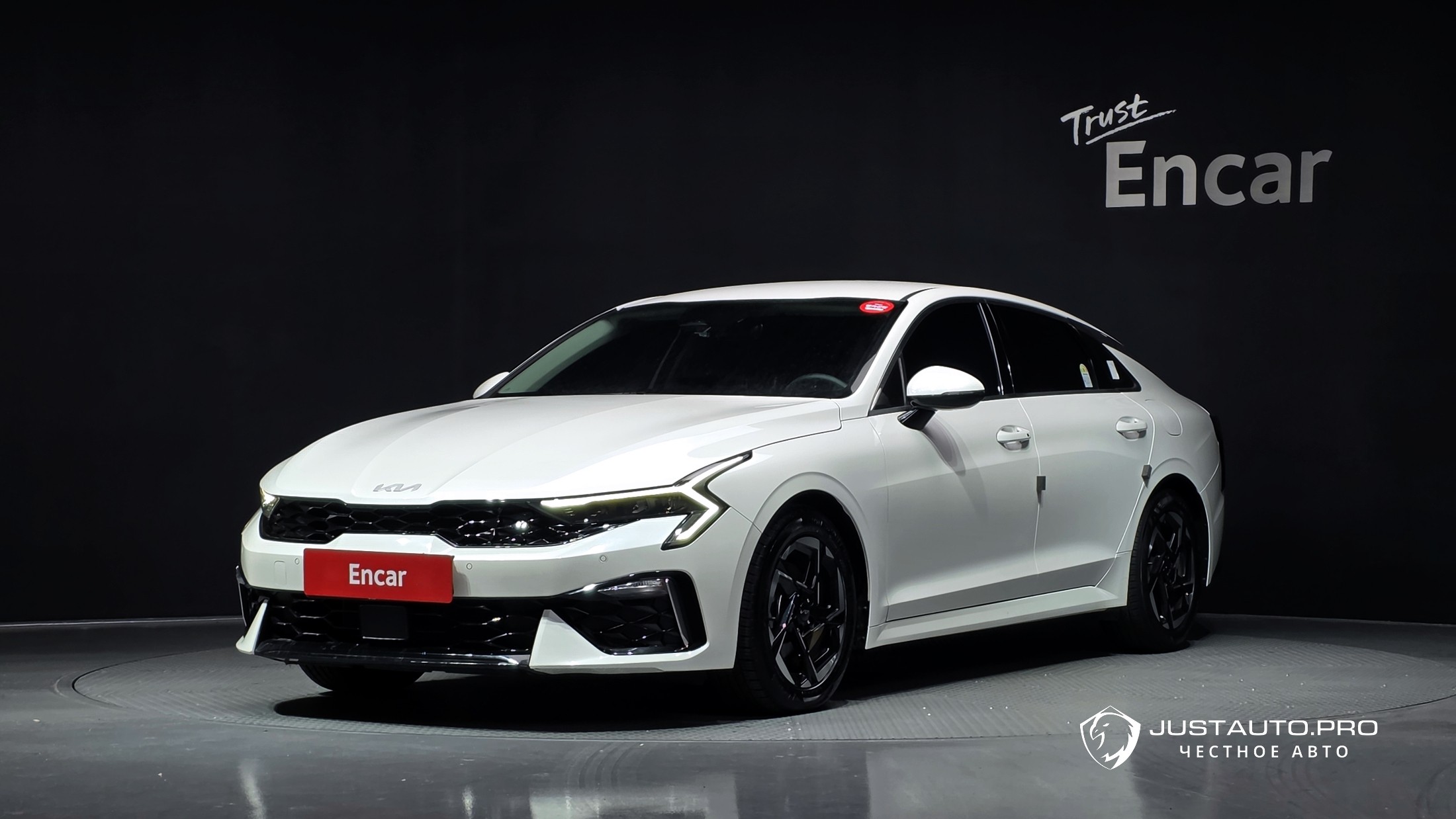 Автомобиль Kia K5