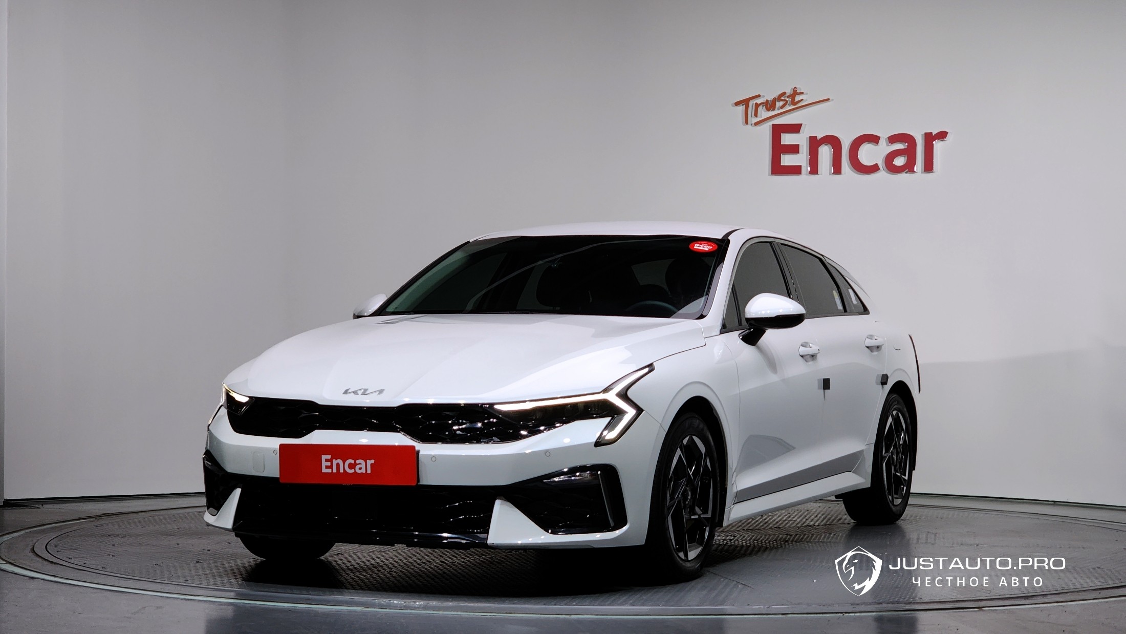 Автомобиль Kia K5