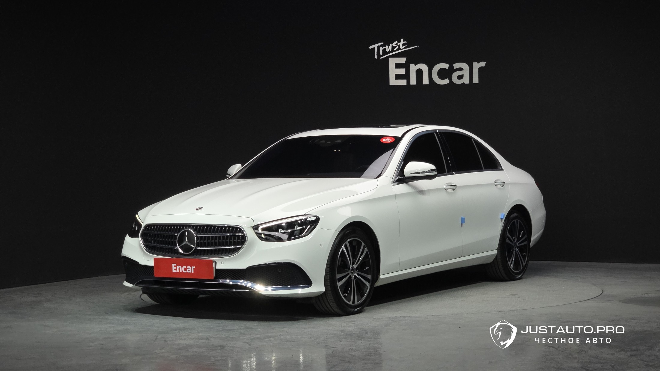 Автомобиль Mercedes-Benz E-Class