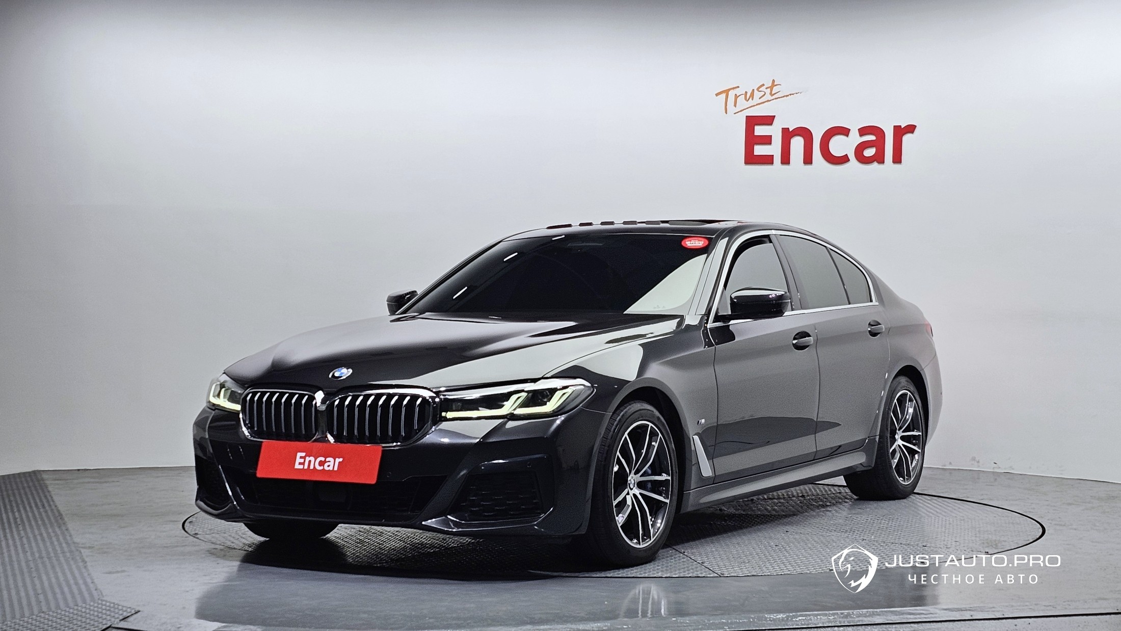 Автомобиль BMW 5-Series