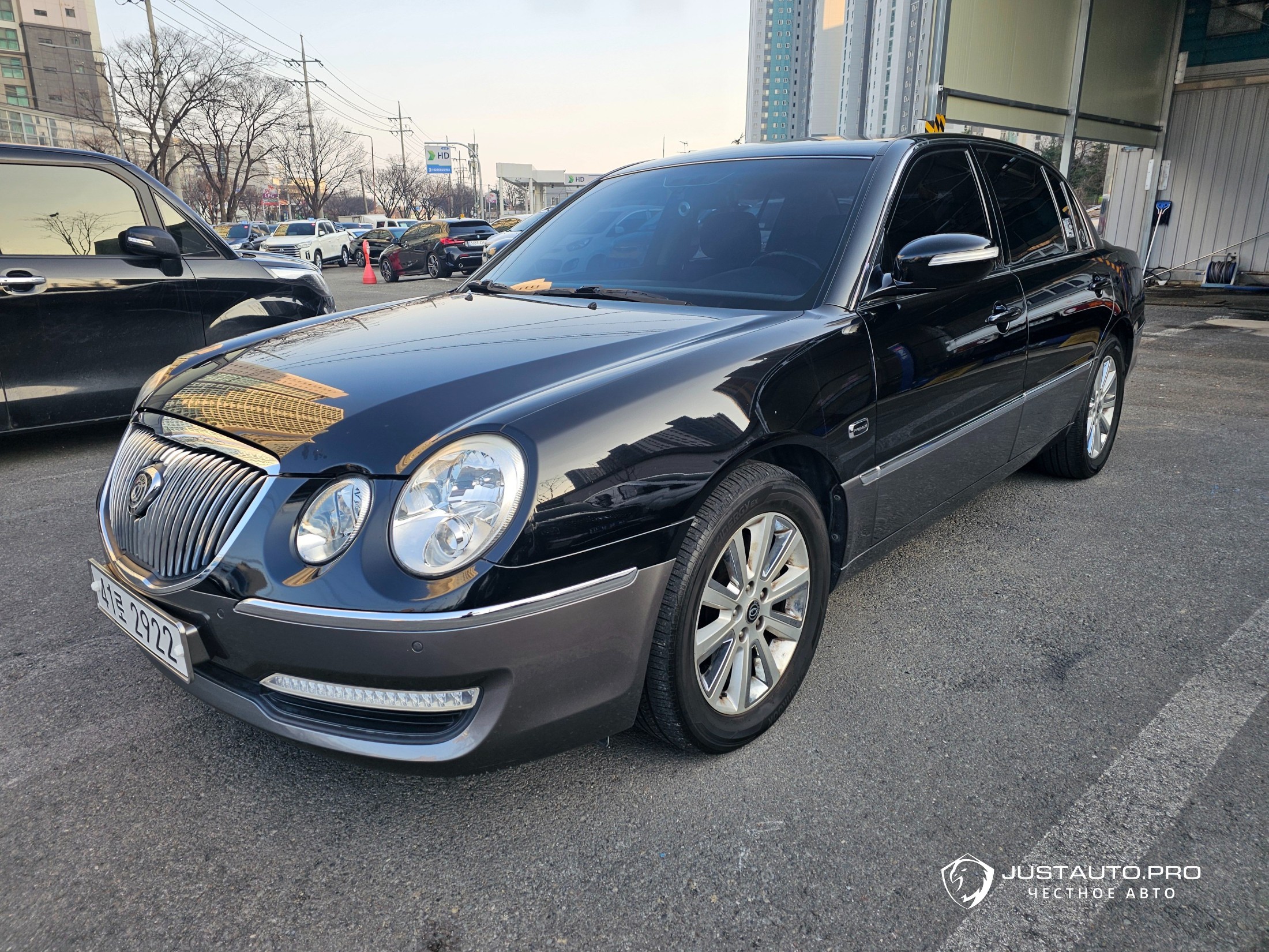 Автомобиль Kia OPIRUS