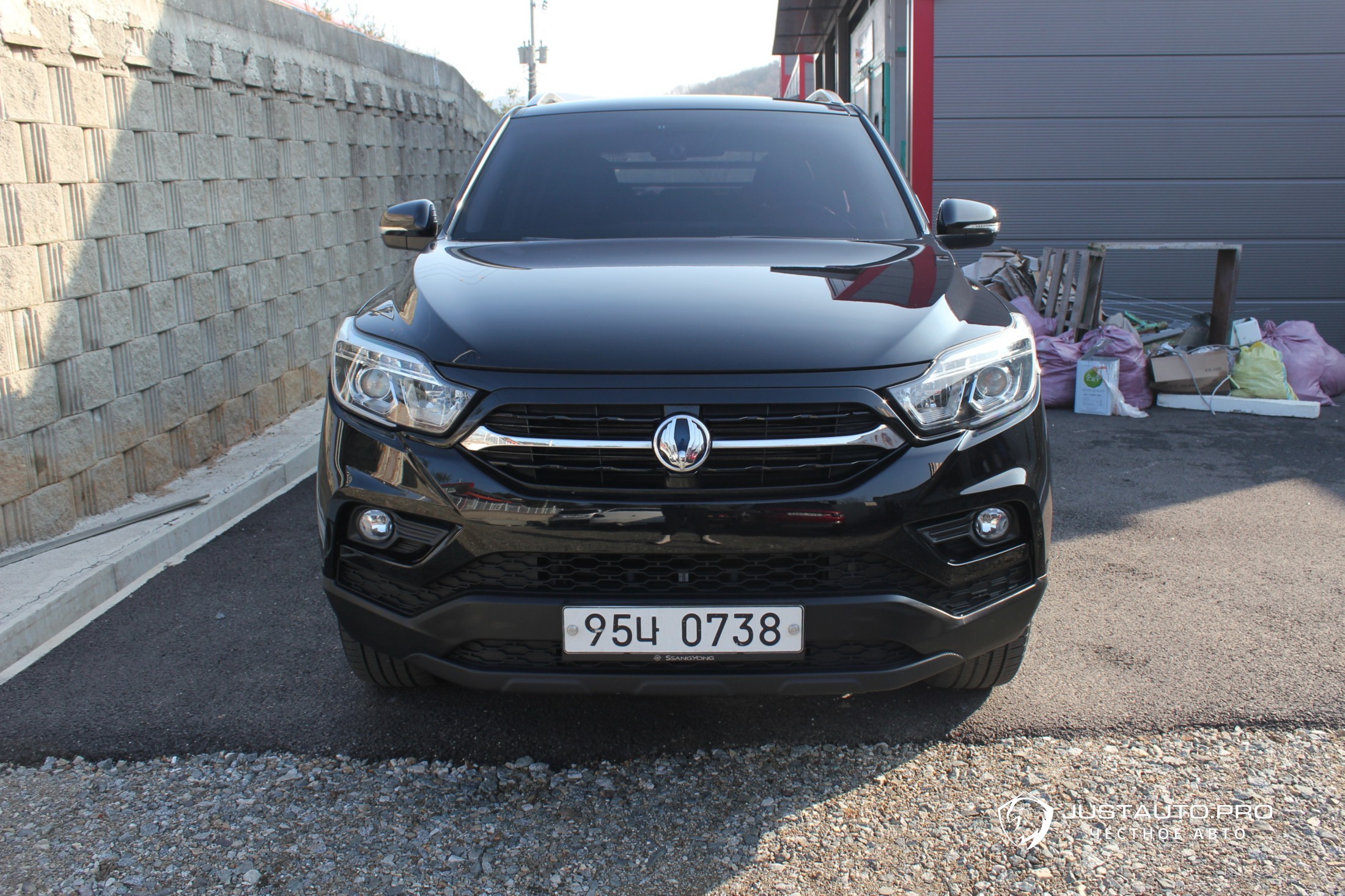 Автомобиль KG_Mobility_Ssangyong Rexton