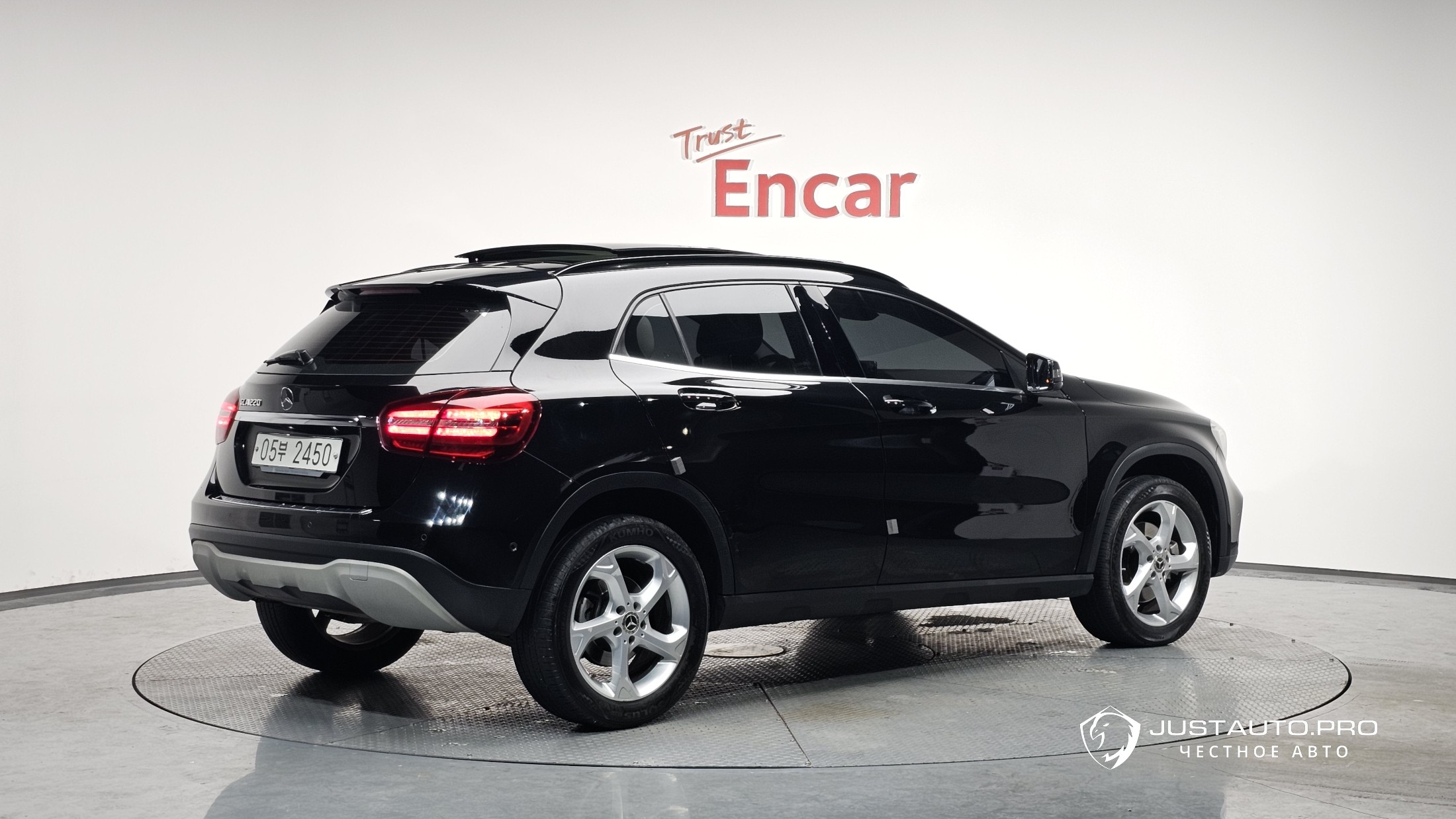 Автомобиль Mercedes-Benz GLA-Class