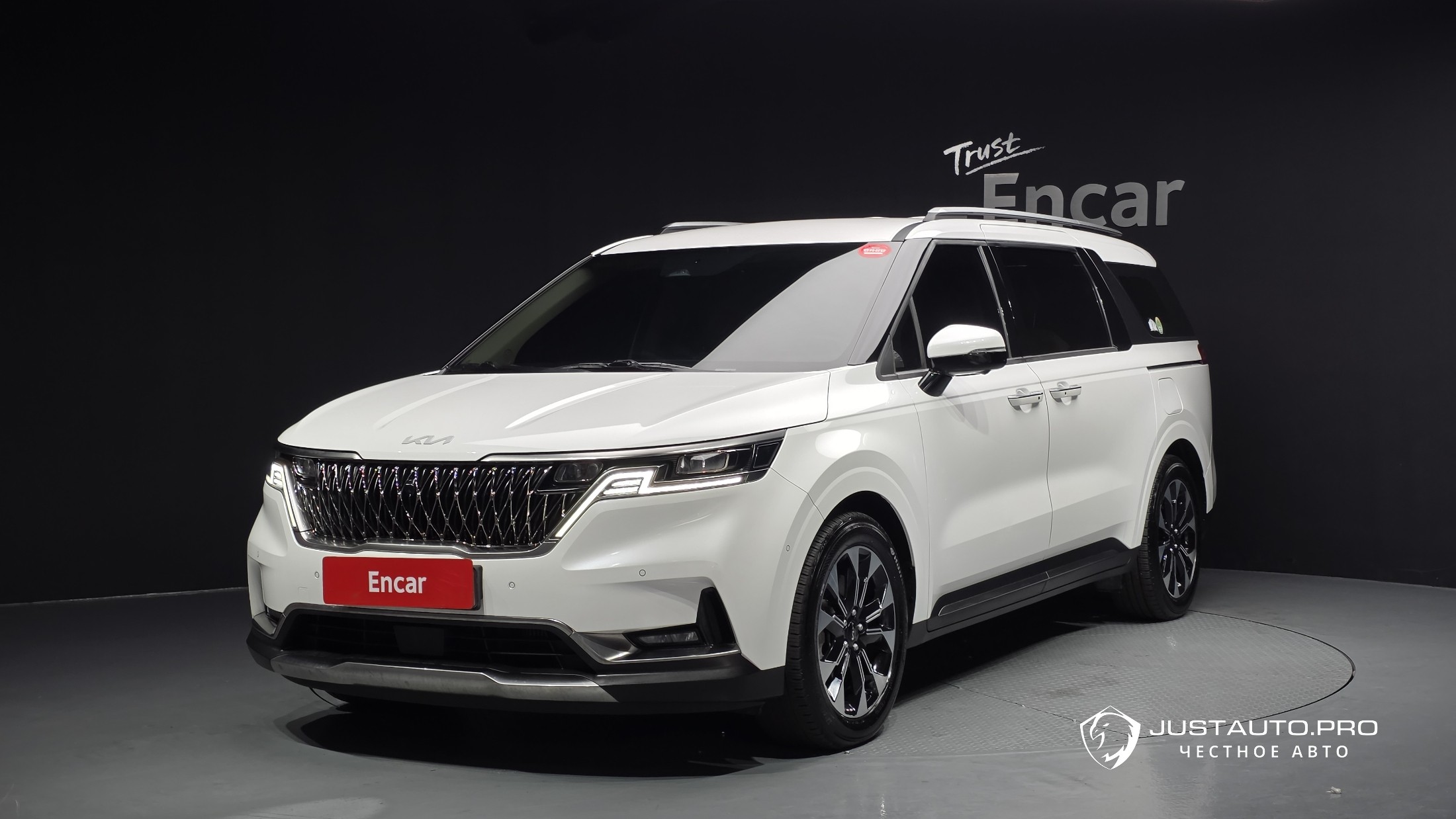 Автомобиль Kia Canival