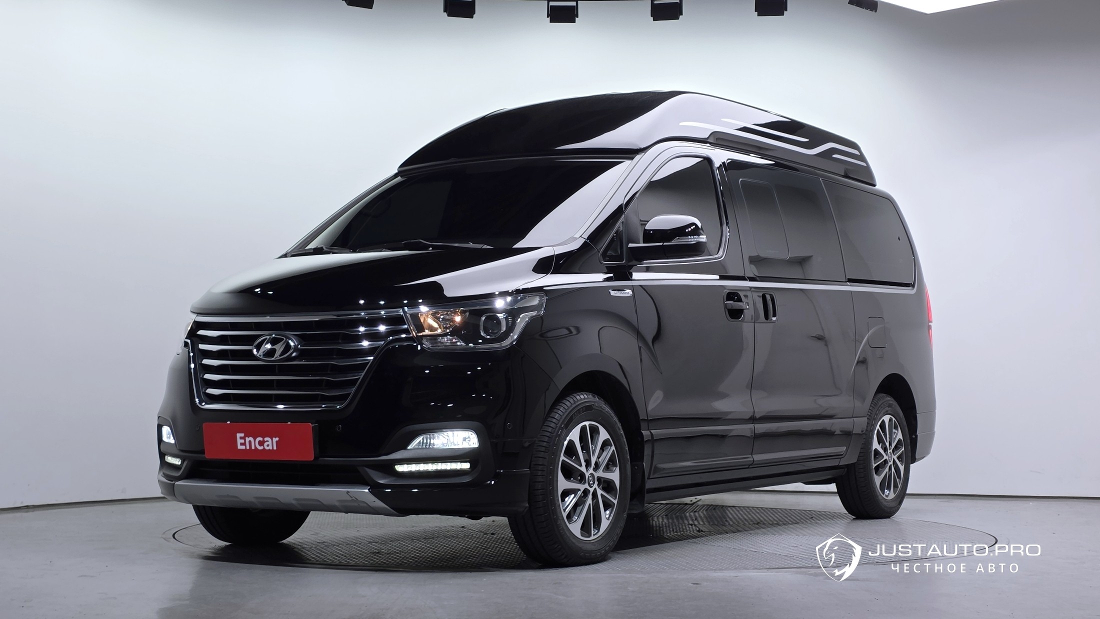 Автомобиль Hyundai Starex