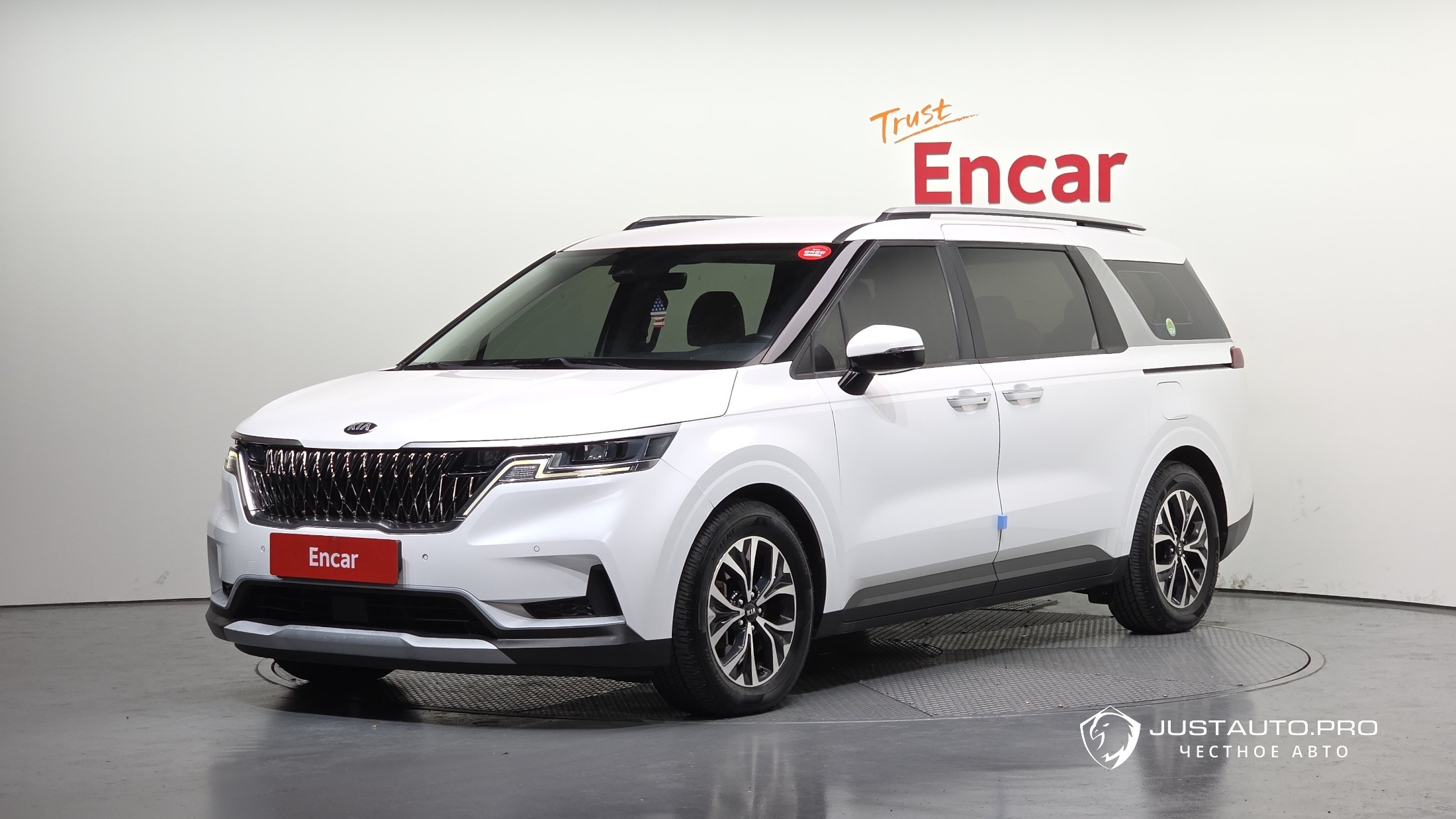 Автомобиль Kia Canival