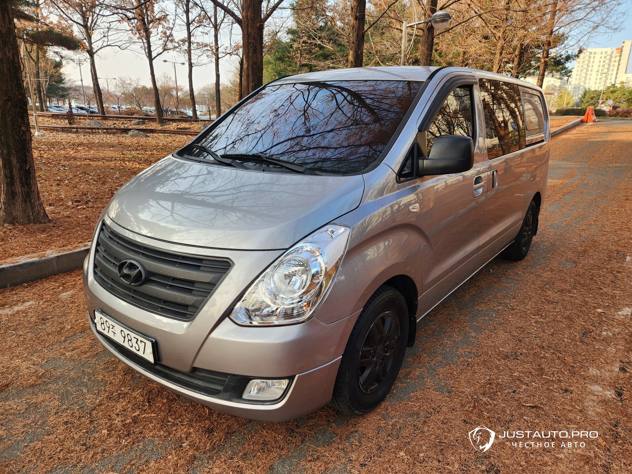 Автомобиль Hyundai Starex
