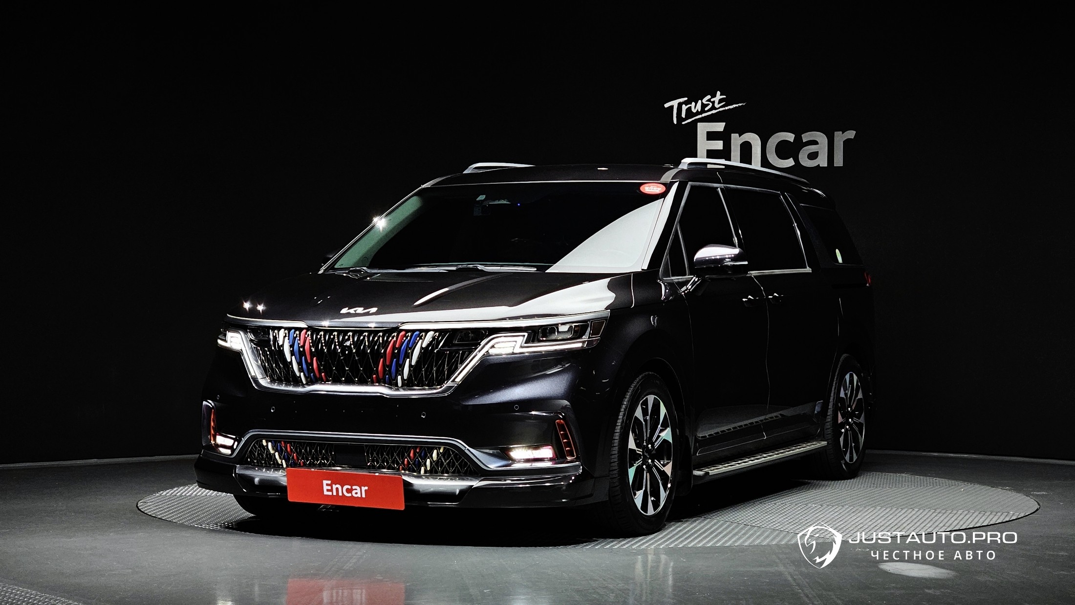 Автомобиль Kia Canival