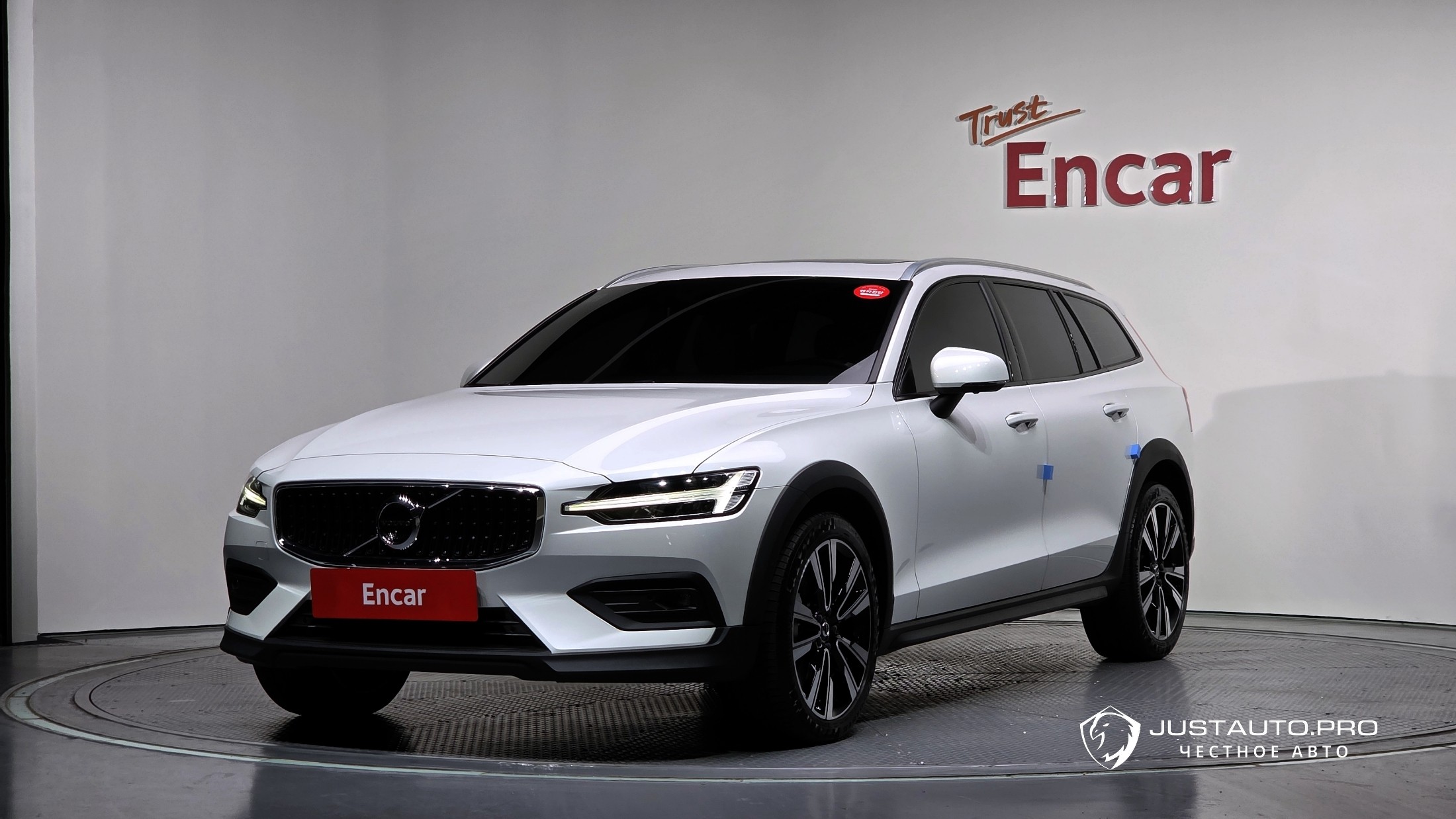 Автомобиль Volvo V60