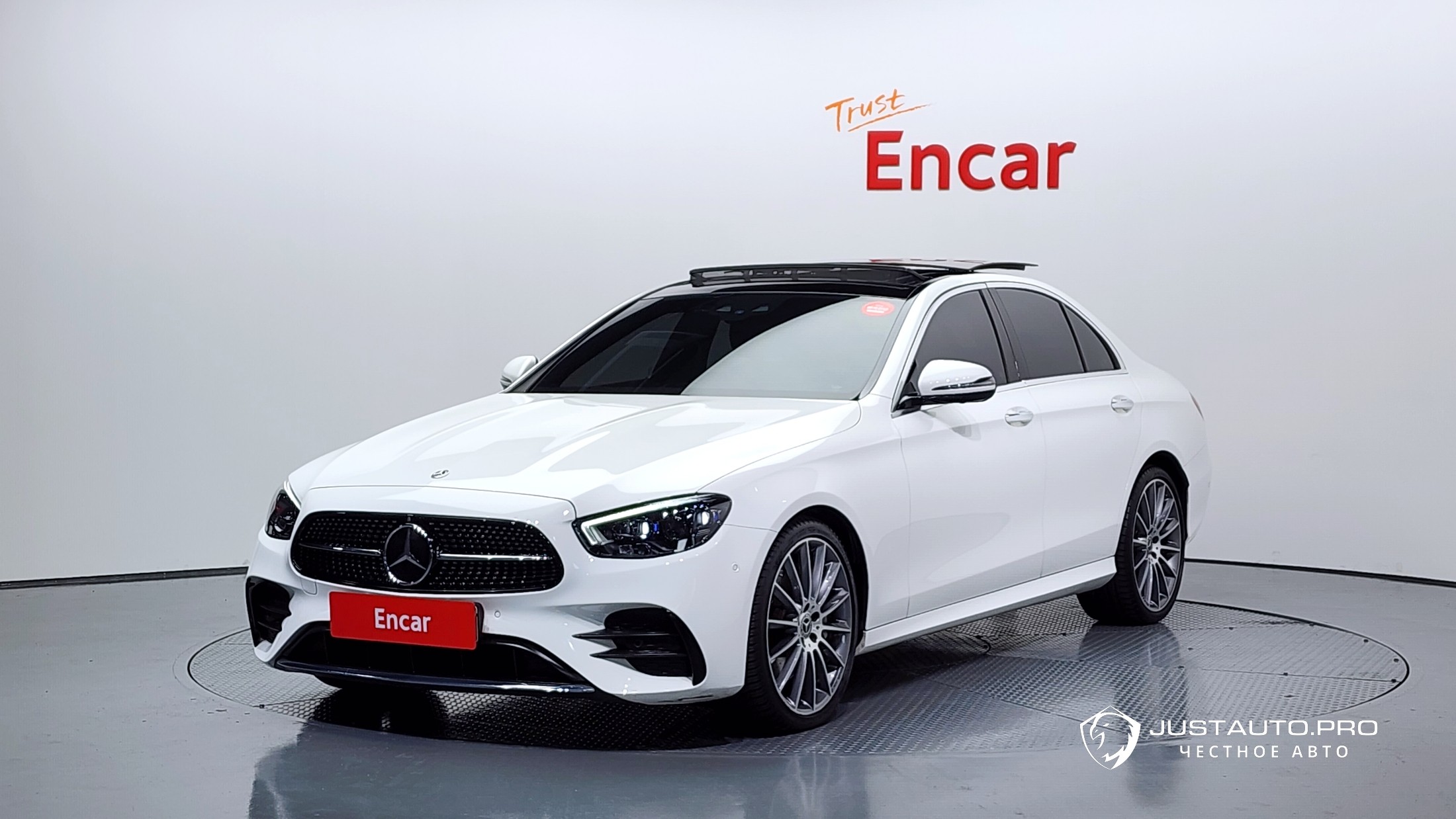 Автомобиль Mercedes-Benz E-Class